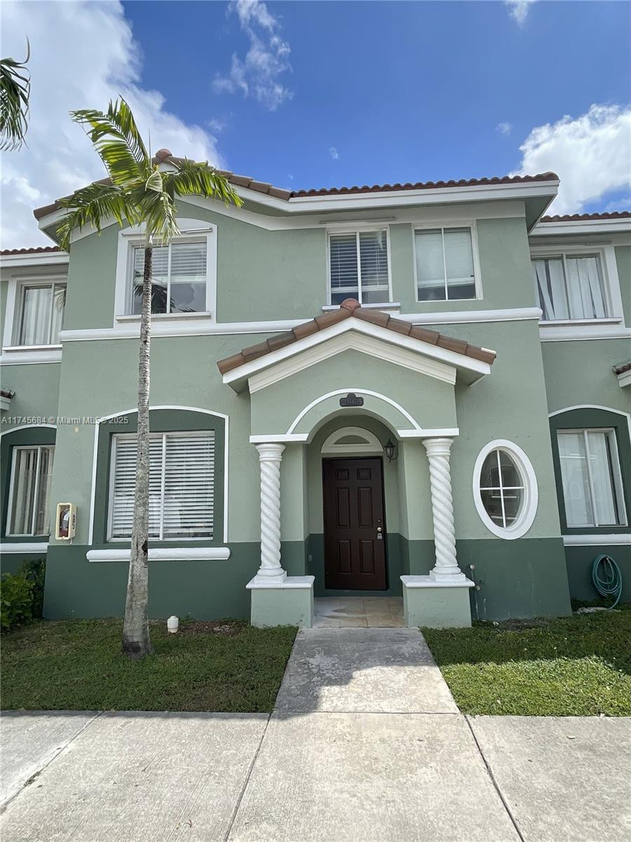 Shoma Townhomes At Keysco