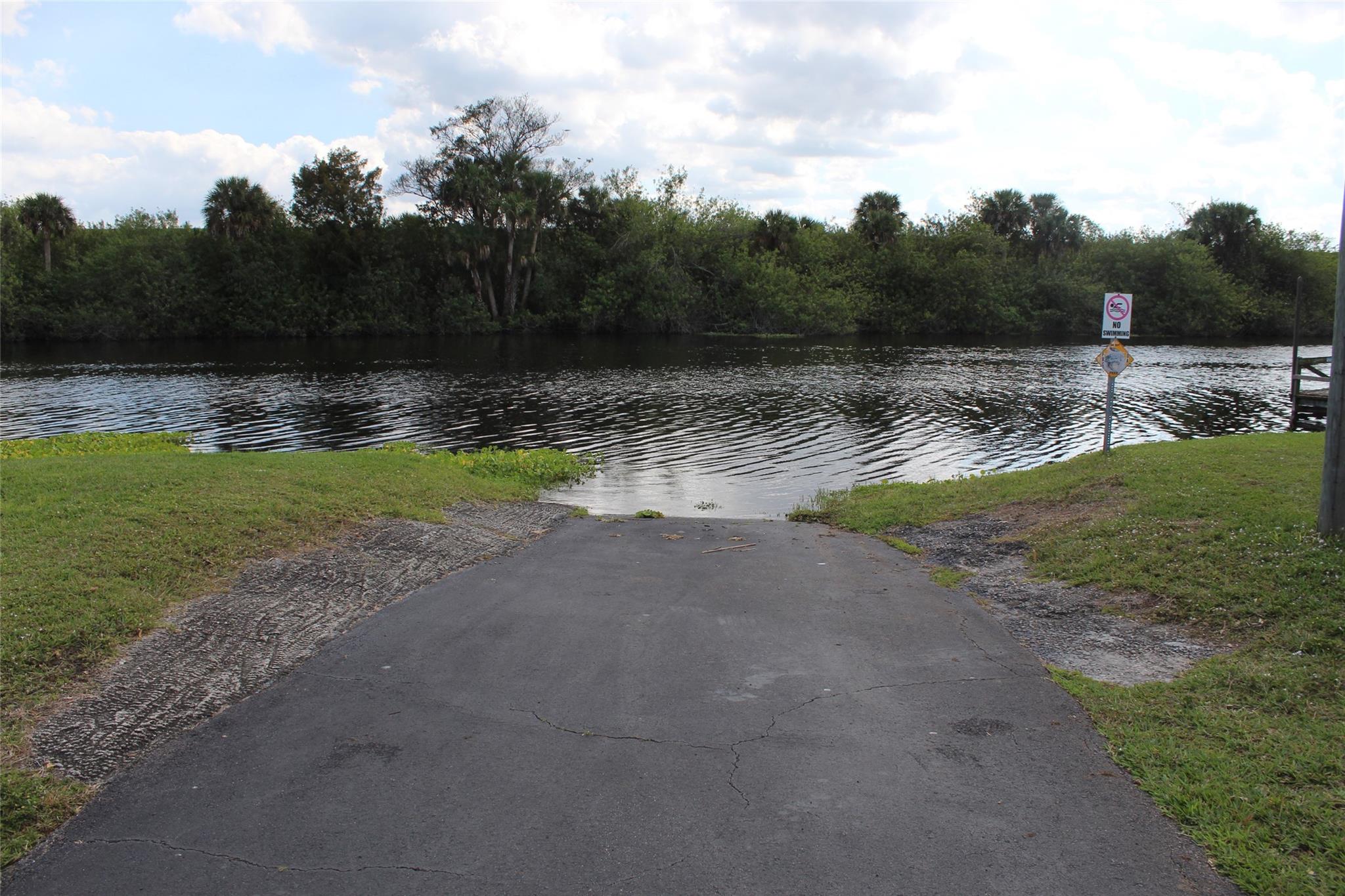 Homes for sale in Moore Haven, FL | 1339 Old Lakeport Rd Lot 16a, Moore Haven, FL 33471 | MLS# F10487083