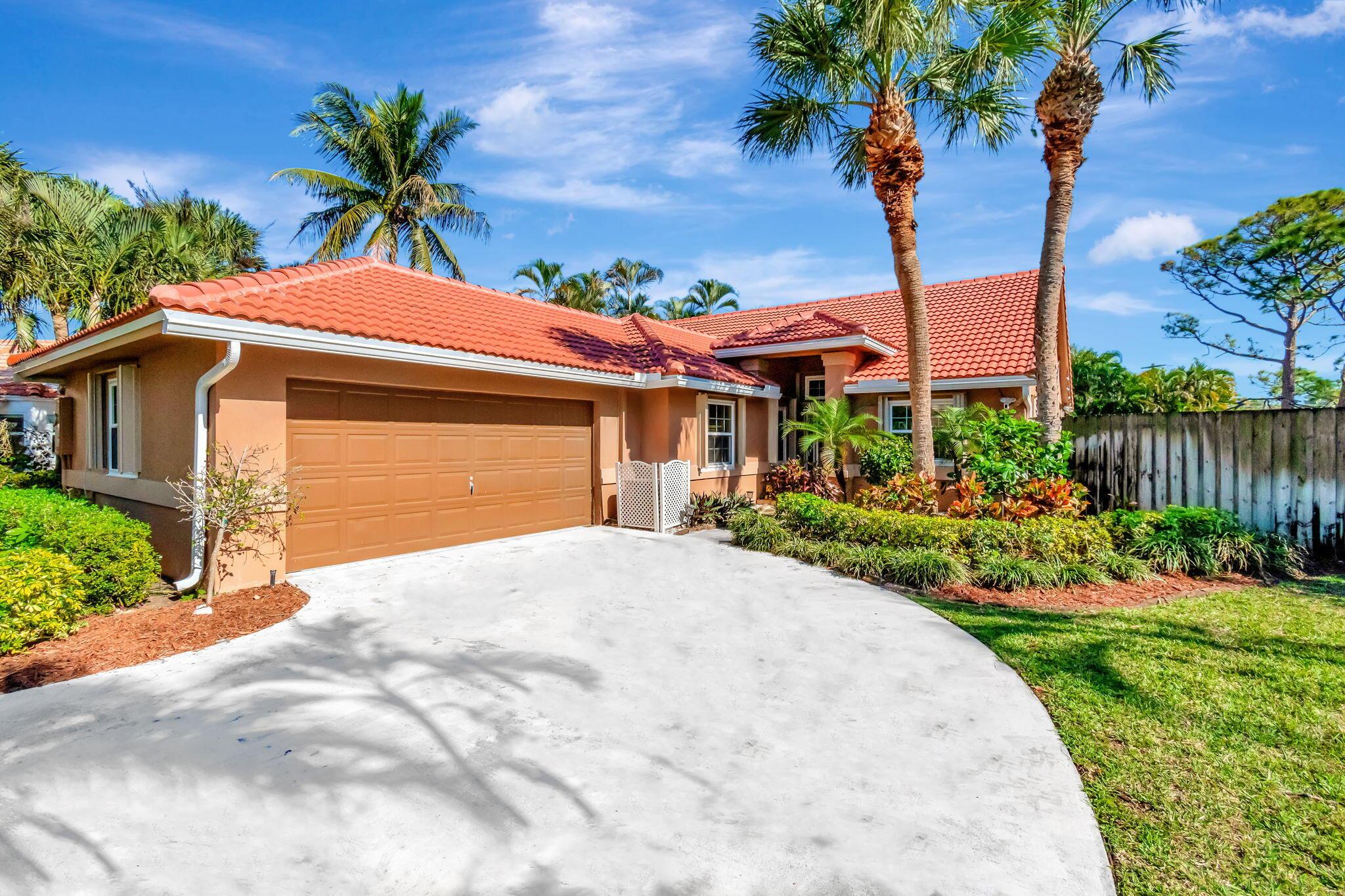 1075 E Lancewood Place Delray Beach FL 33445 | R11062693