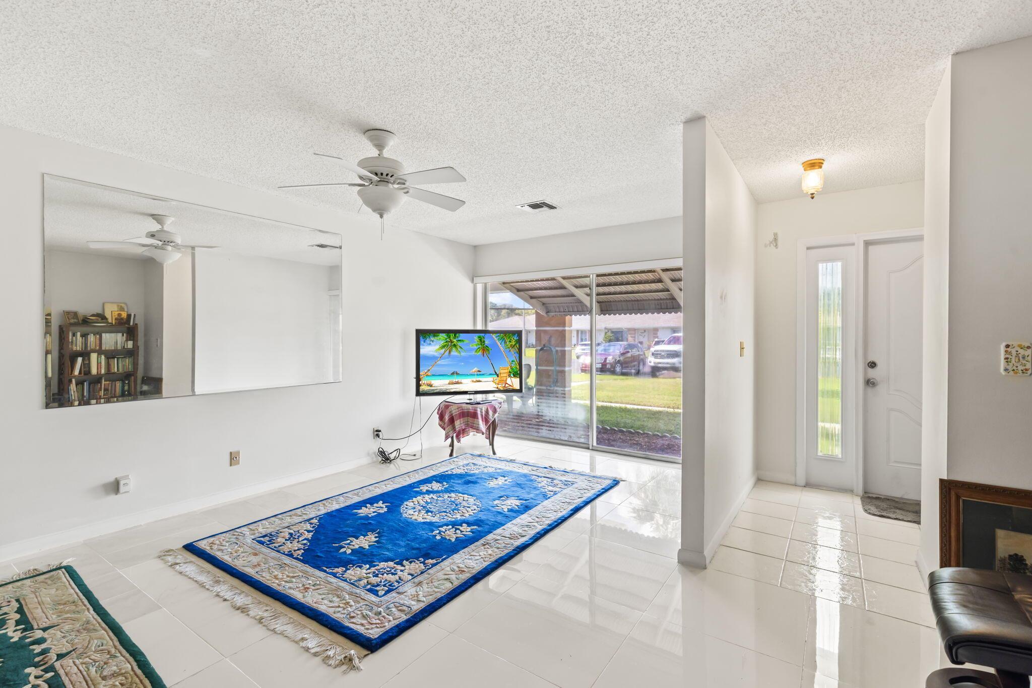 Homes for sale in Fort Pierce, FL | 122 Lakes End Dr #C, Fort Pierce, FL 34950 | MLS# R11062753