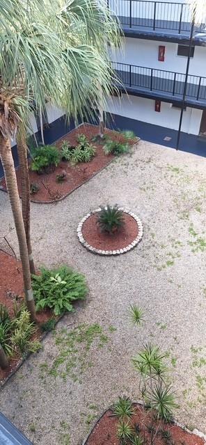 Somerset At Lauderdale La