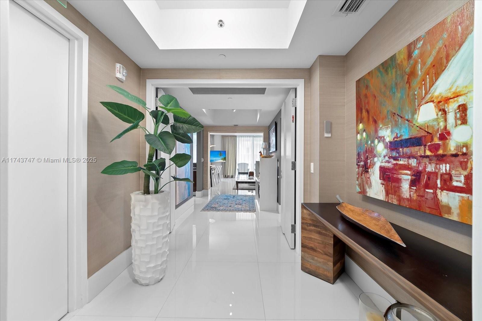 Condo for Sale in Hollywood, FL