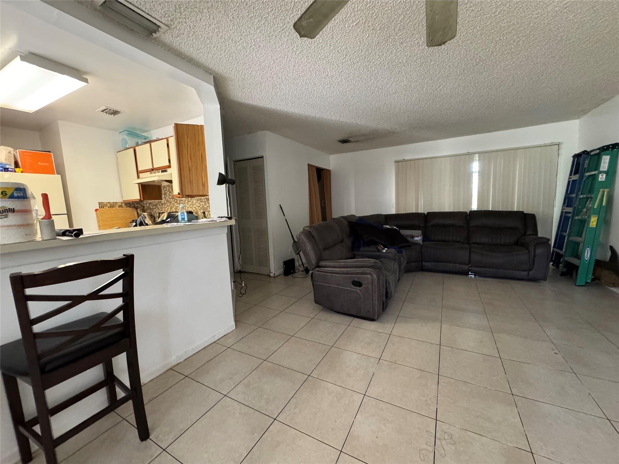 Homes for sale in Lauderdale Lakes, FL | 3429 Nw 44th St #102, Lauderdale Lakes, FL 33309 | MLS# F10487399