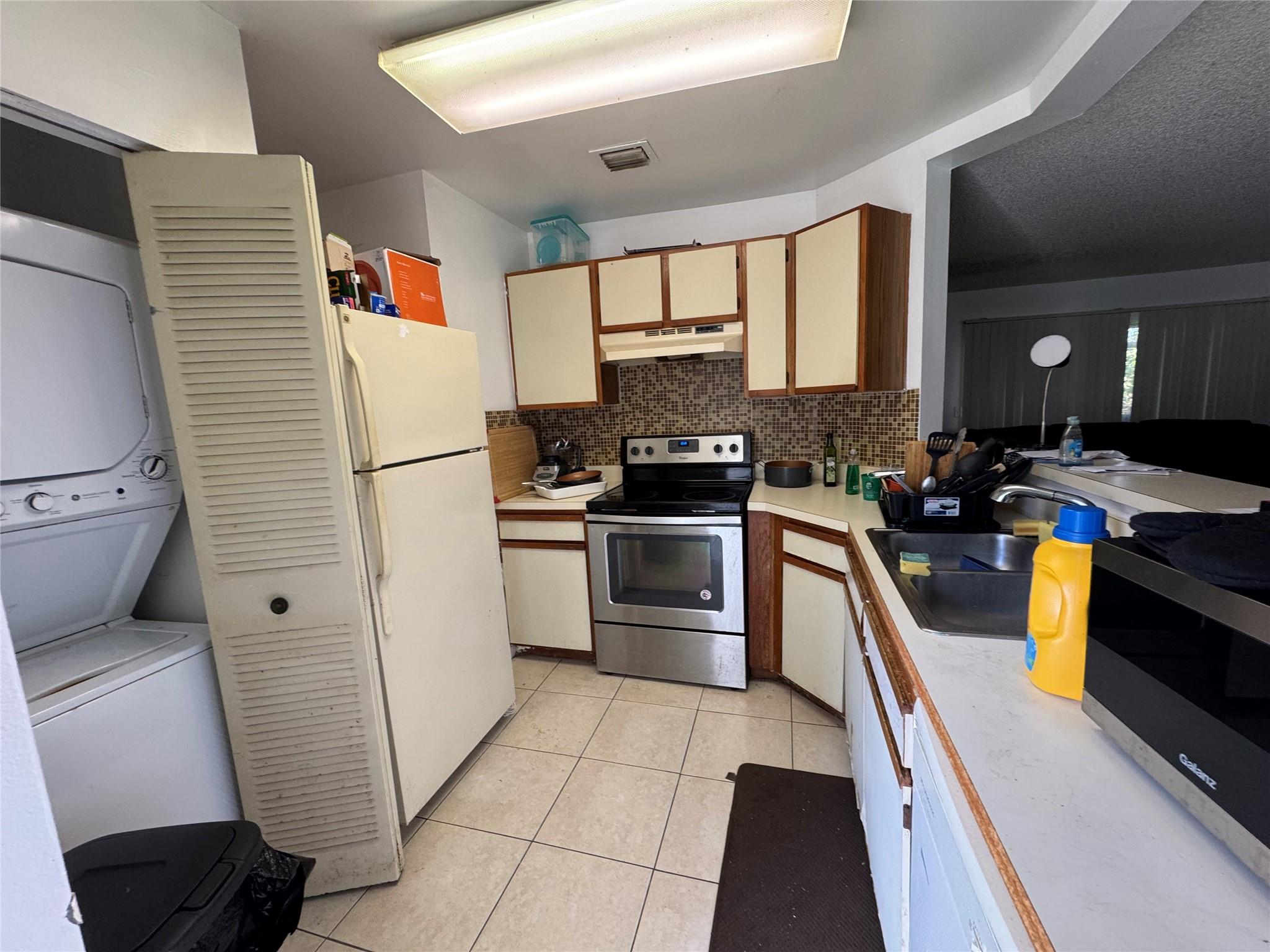 Homes for sale in Lauderdale Lakes, FL | 3429 Nw 44Th St #102, Lauderdale Lakes, FL 33309 | MLS# F10487399