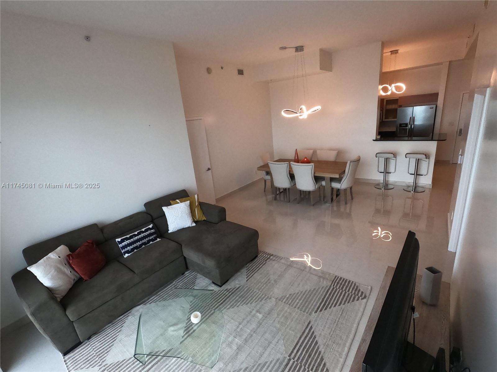 325 S Biscayne Blvd #UPH 19, Miami FL 33131