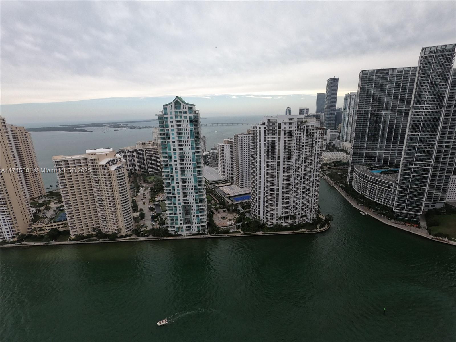 325 S Biscayne Blvd #UPH 19, Miami FL 33131