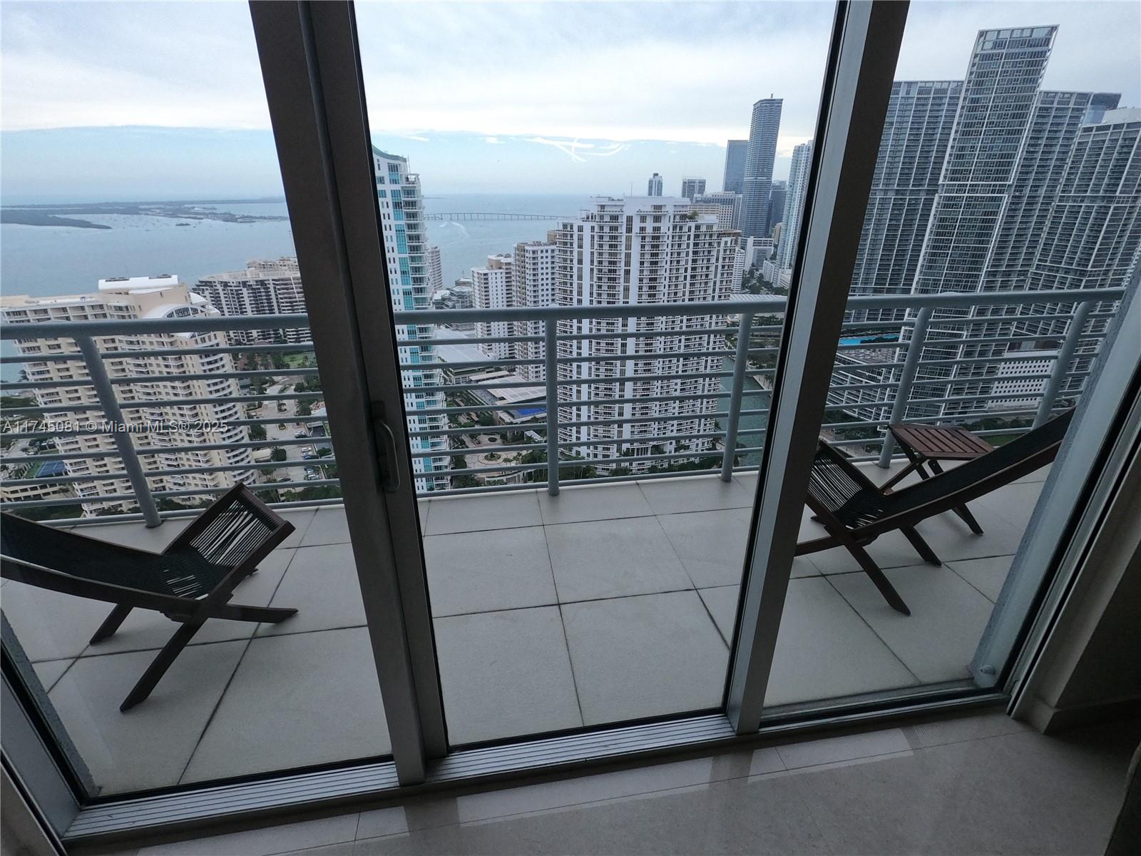 325 S Biscayne Blvd #UPH 19, Miami FL 33131
