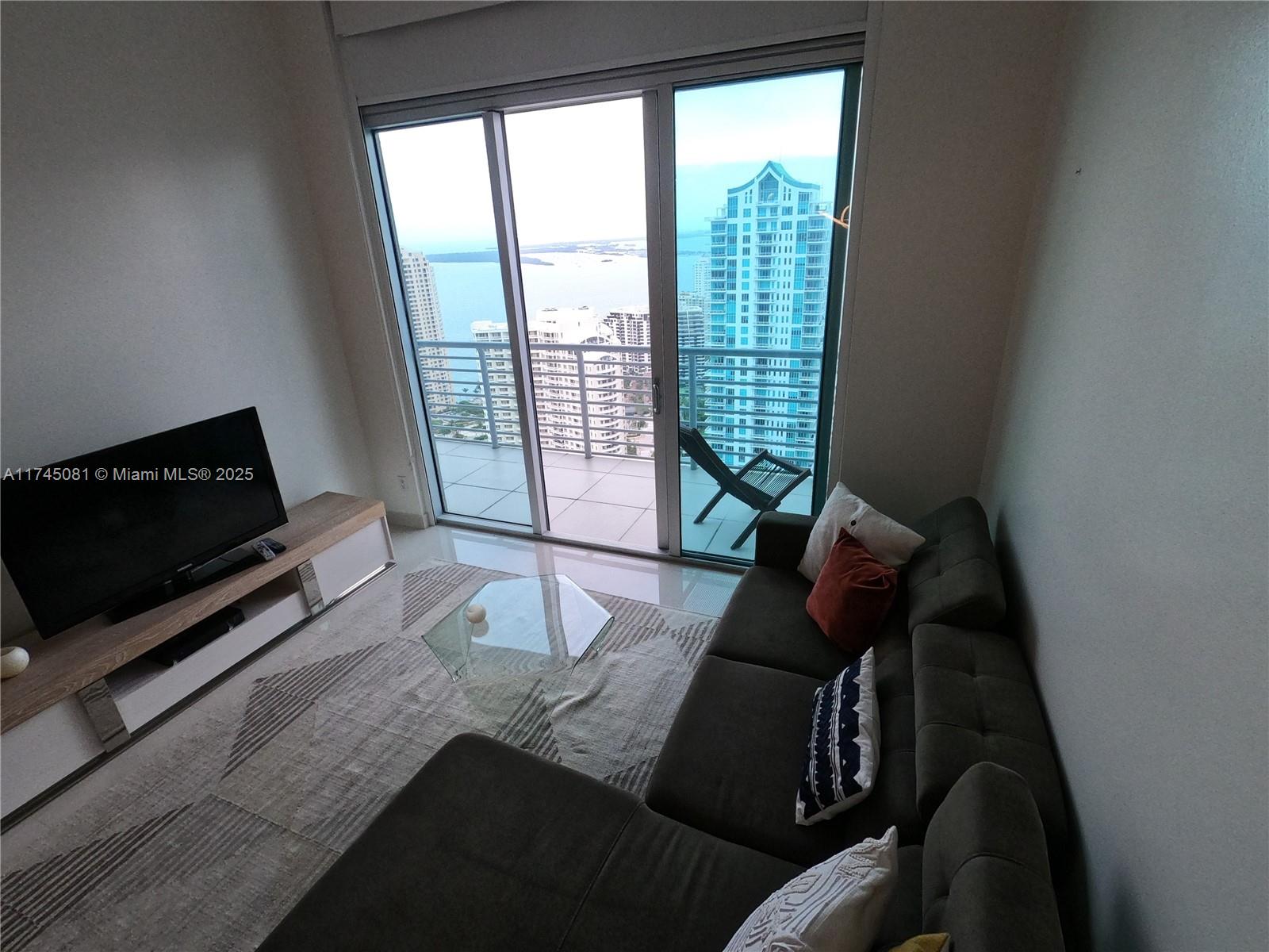 325 S Biscayne Blvd #UPH 19, Miami FL 33131