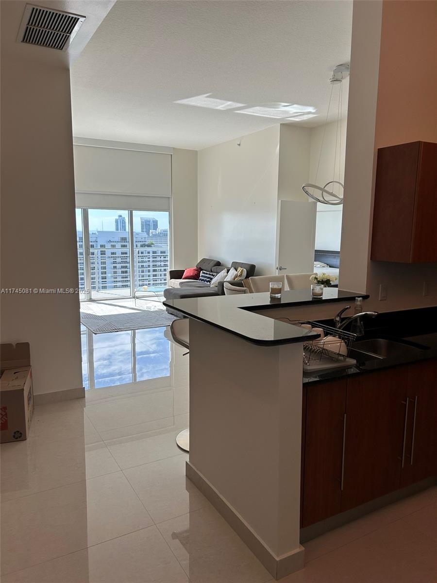 325 S Biscayne Blvd #UPH 19, Miami FL 33131