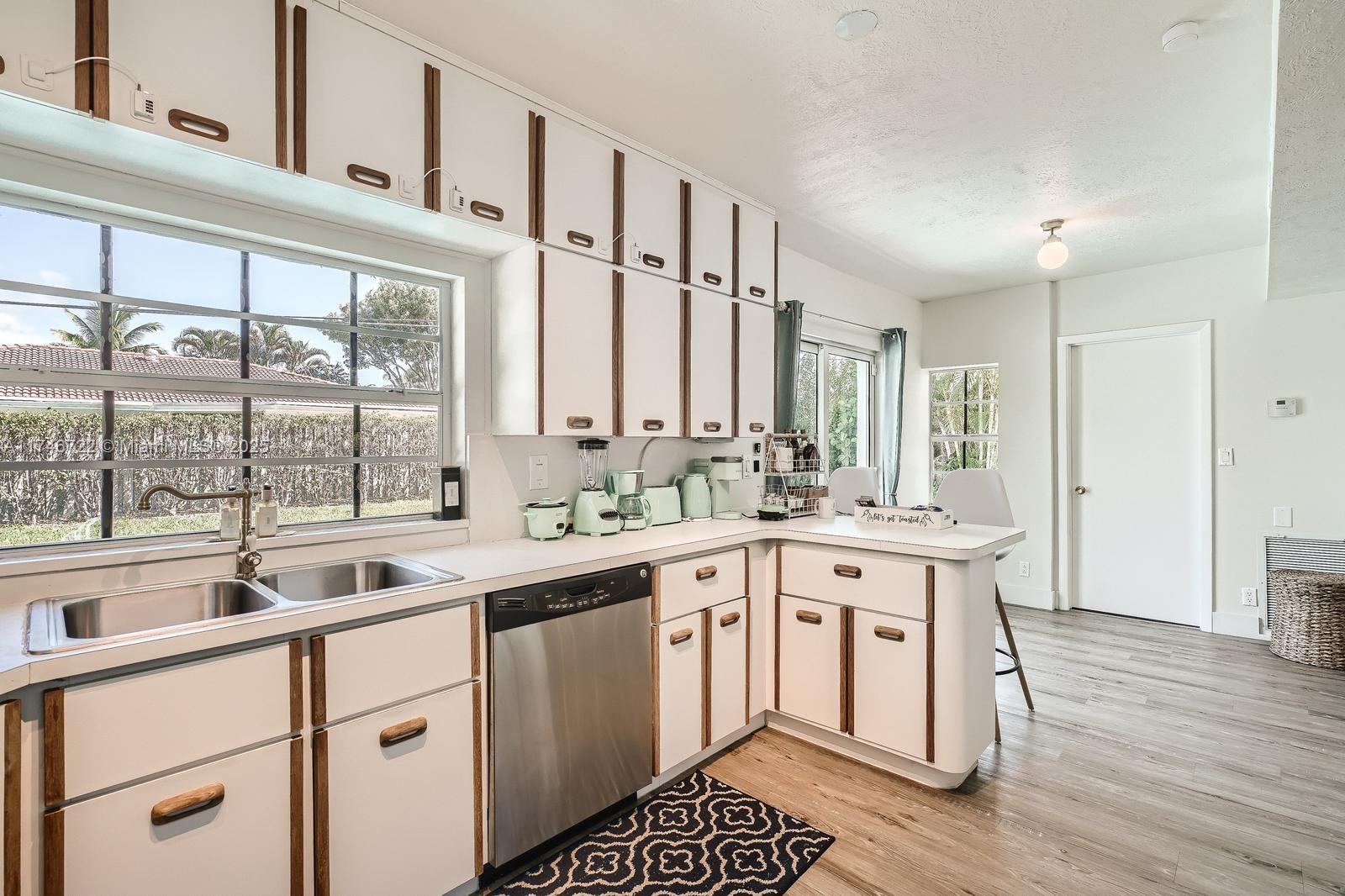 Homes for sale in Lighthouse Point, FL | 3830 Ne 22Nd Ter, Lighthouse Point, FL 33064 | MLS# A11746722