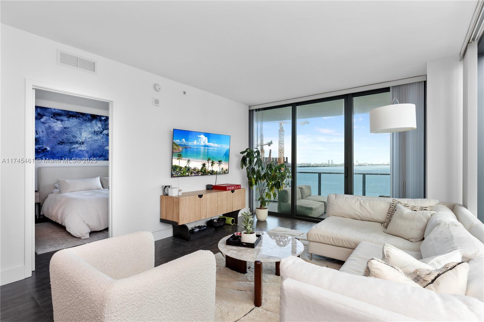Condo for Sale in Miami, FL