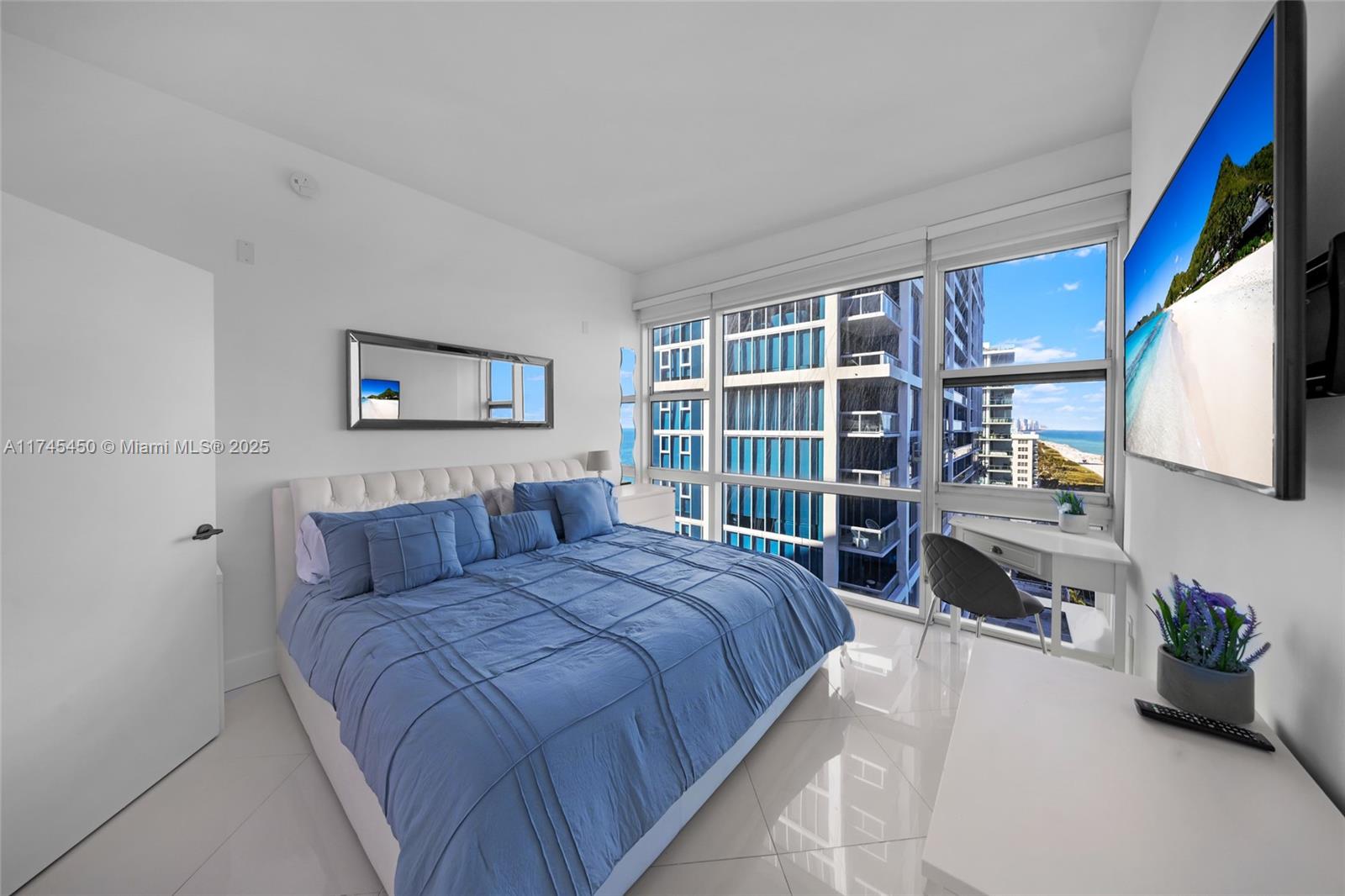 6801 Collins Ave #PH11 / Deed PH02, Miami Beach FL 33141