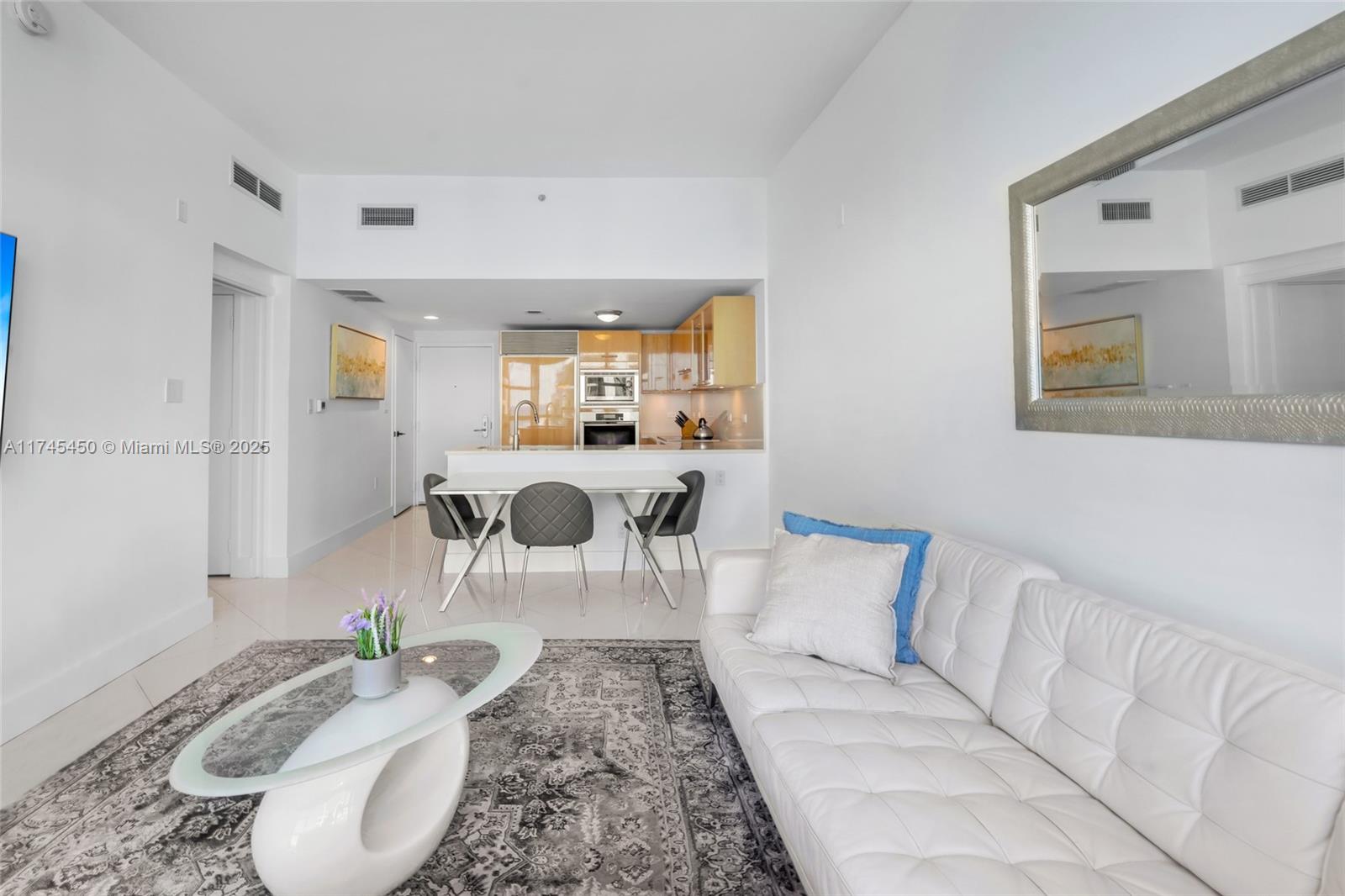 6801 Collins Ave #PH11 / Deed PH02, Miami Beach FL 33141