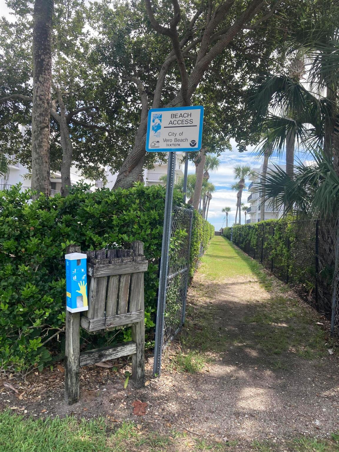 Homes for sale in Vero Beach, FL | 950 Sandpiper Lane #1, Vero Beach, FL 32963 | MLS# R11063516