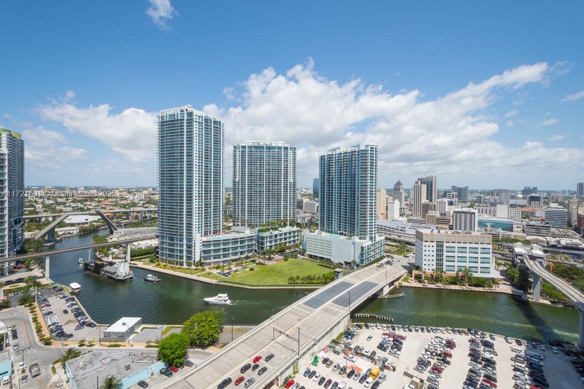 Condo for Sale in Miami, FL