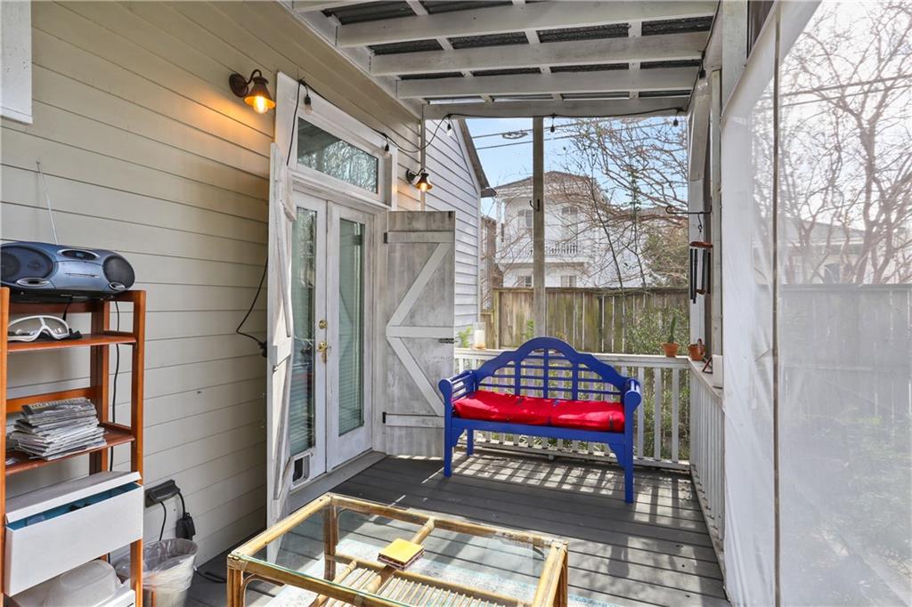 900 Delachaise Street