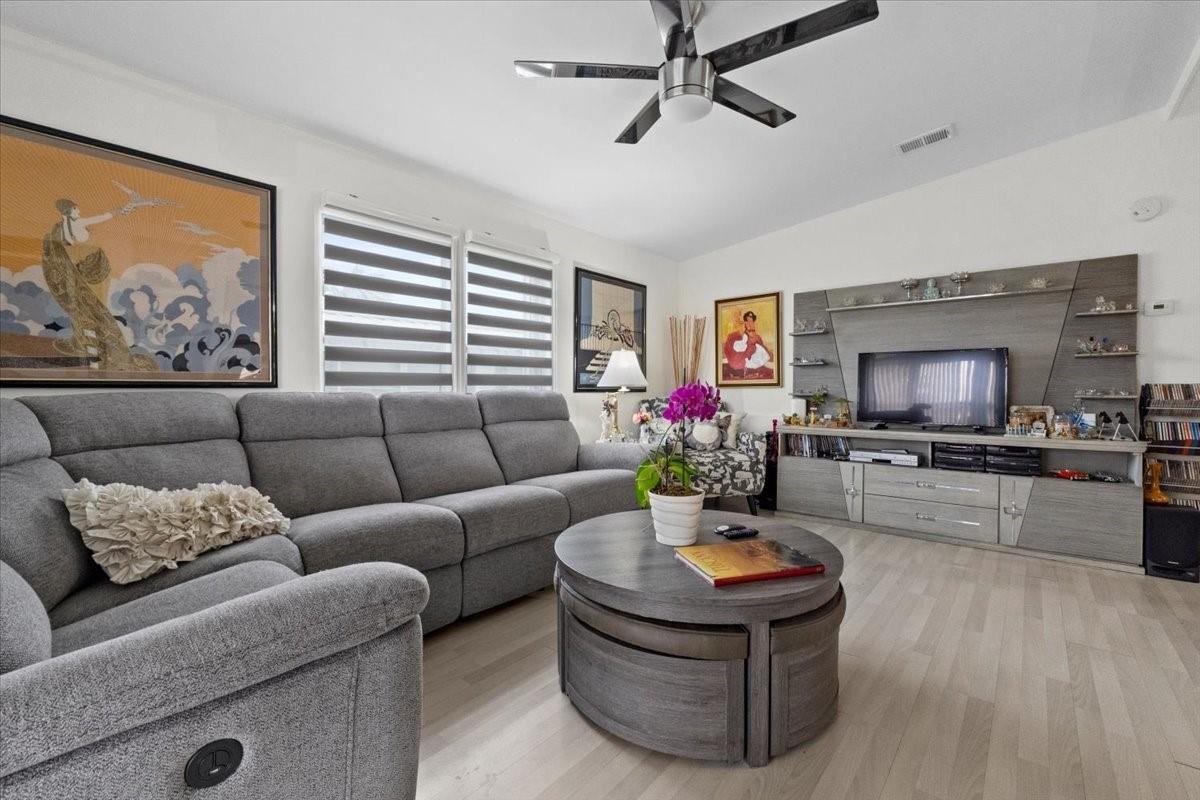 Homes for sale in Deerfield Beach, FL | 5343 Nw 4Th Ter, Deerfield Beach, FL 33064 | MLS# F10488117