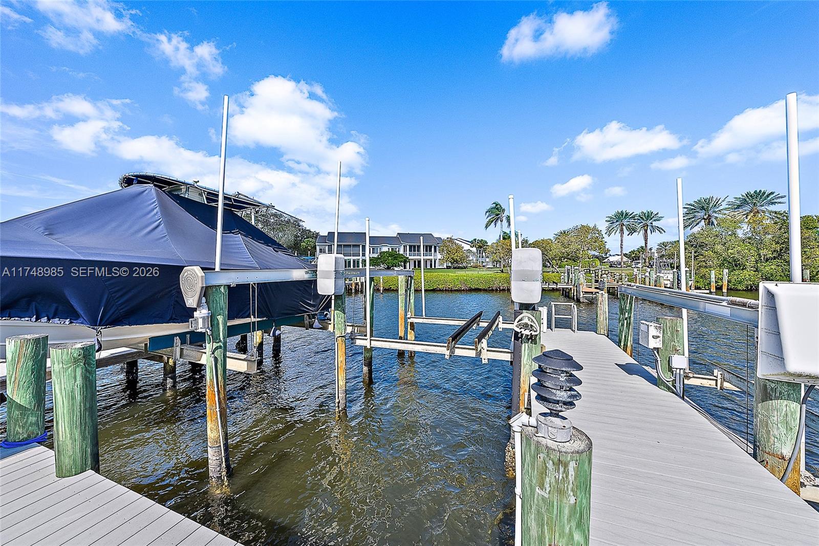 2001 Captains Way #2001, Jupiter FL 33477