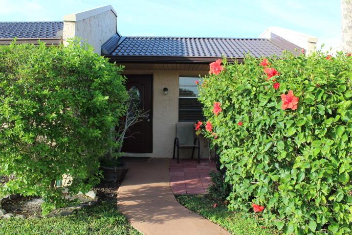 Golden Lakes Village Cond