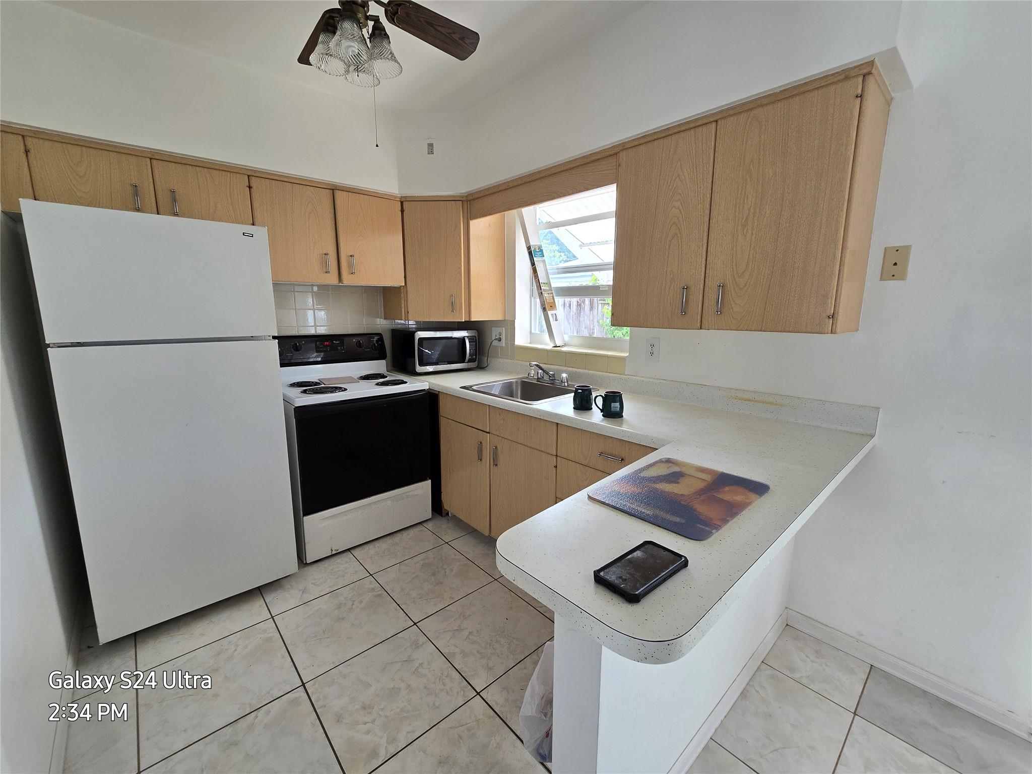 Homes for sale in Hollywood, FL | 2222 Taylor St #11, Hollywood, FL 33020 | MLS# F10488471