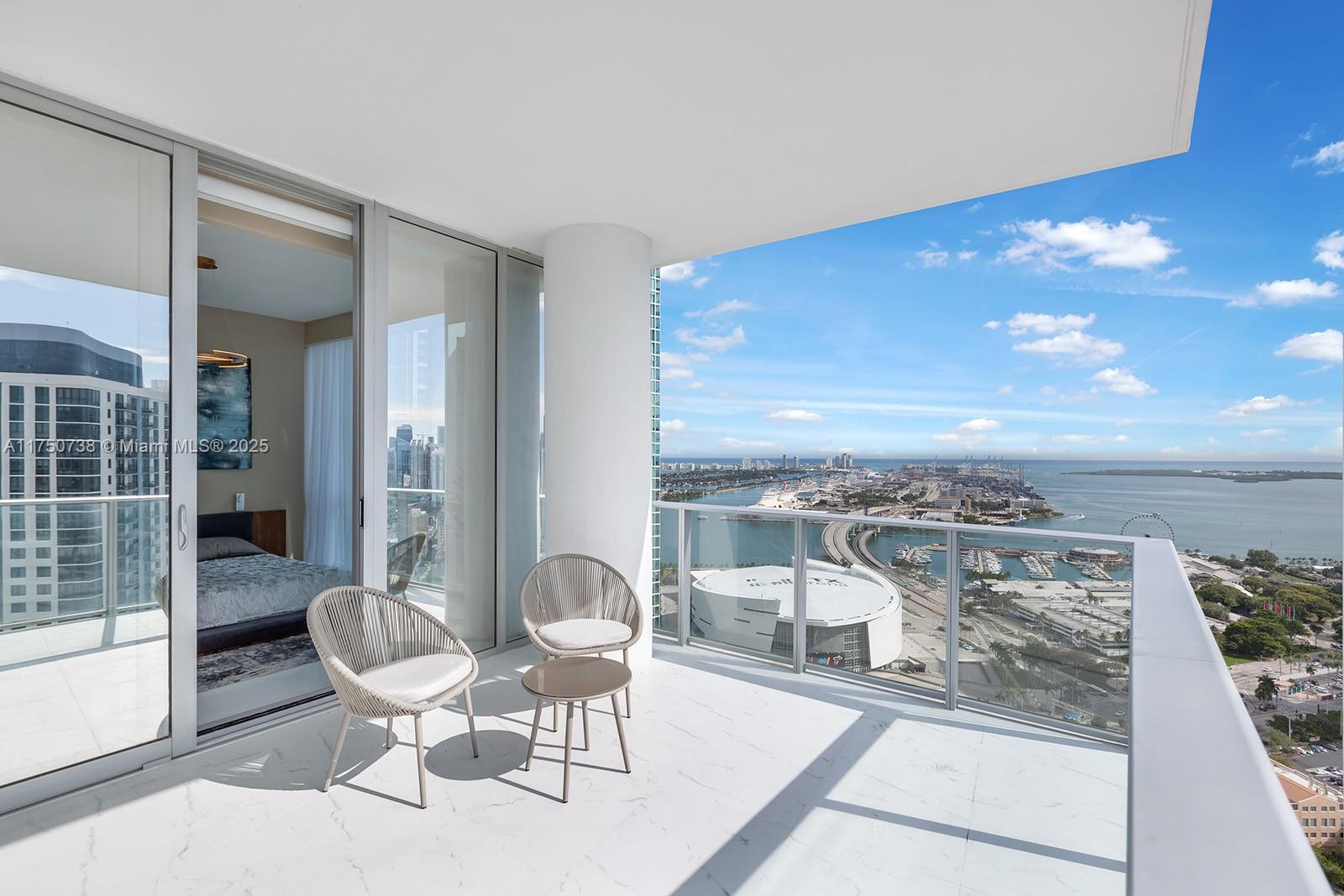 Condo for Sale in Miami, FL