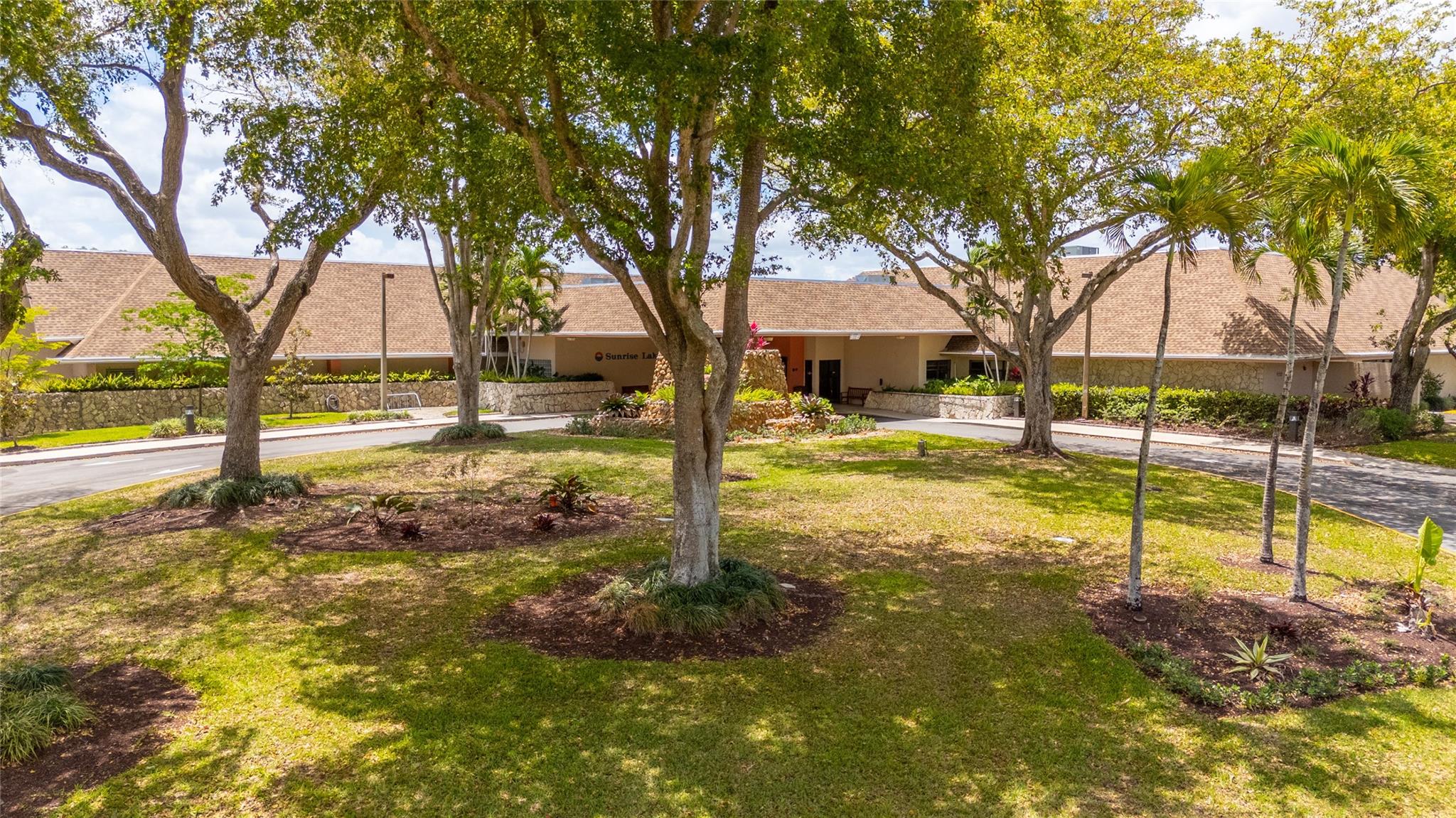 Homes for sale in Sunrise, FL | 2711 N Pine Island Rd #112, Sunrise, FL 33322 | MLS# F10488861