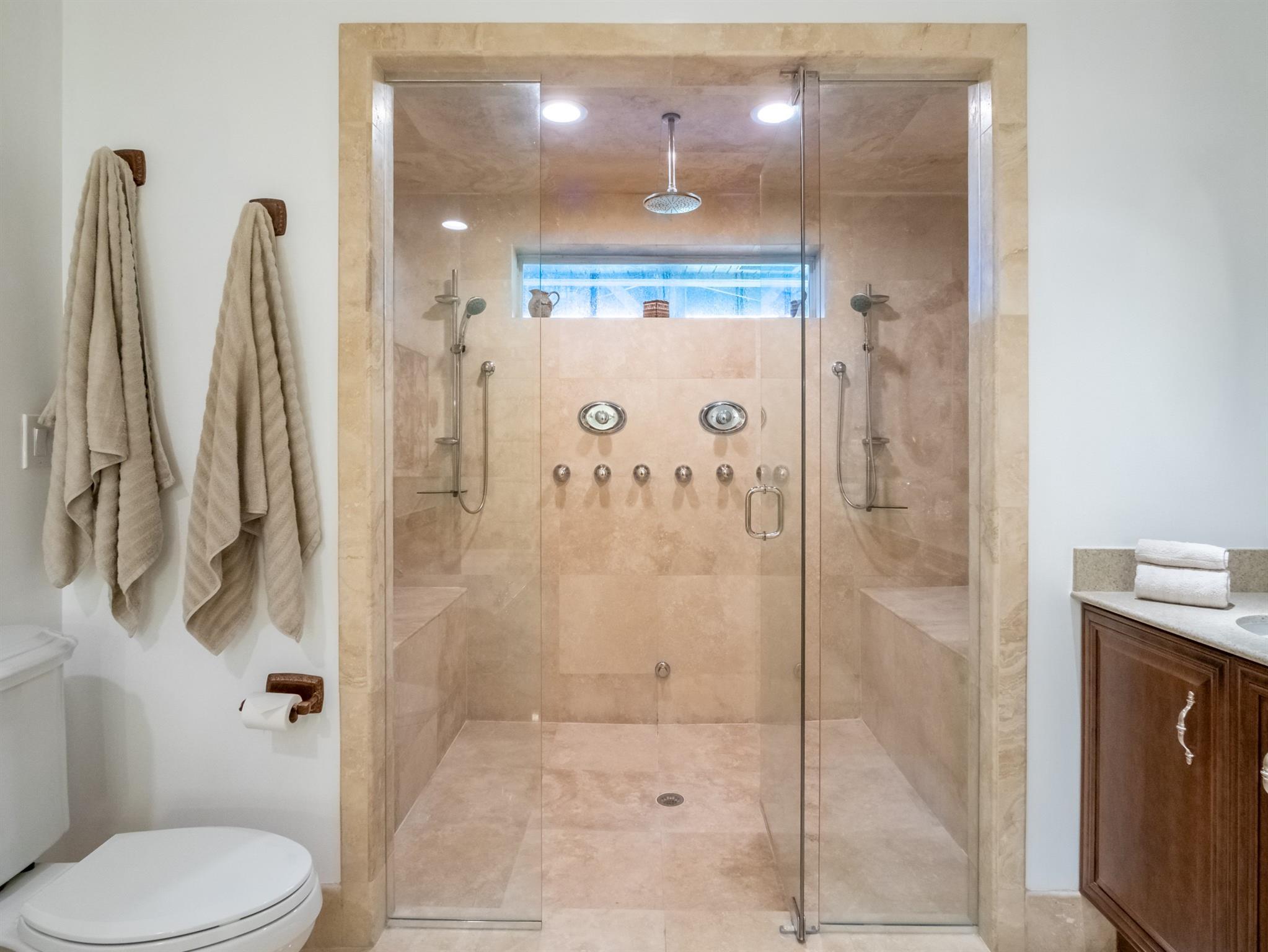 Primary Dual Shower w/Steamer, Grohe & Kohler Fixtures