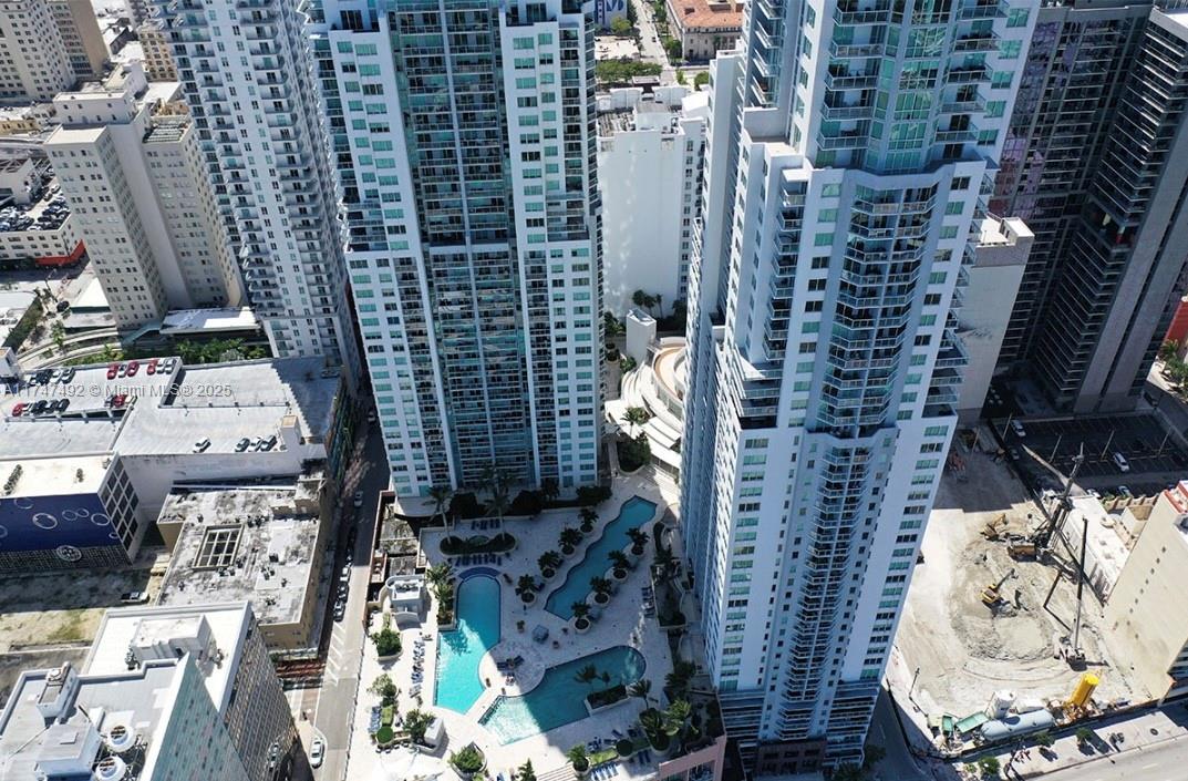 Condo for Sale in Miami, FL