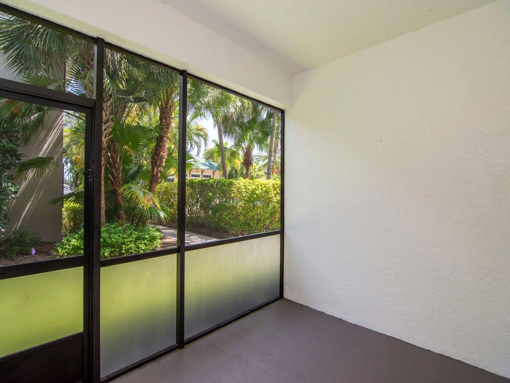 Homes for sale in Vero Beach, FL | 4350 Doubles Alley Dr #102, Vero Beach, FL 32967 | MLS# R11065705