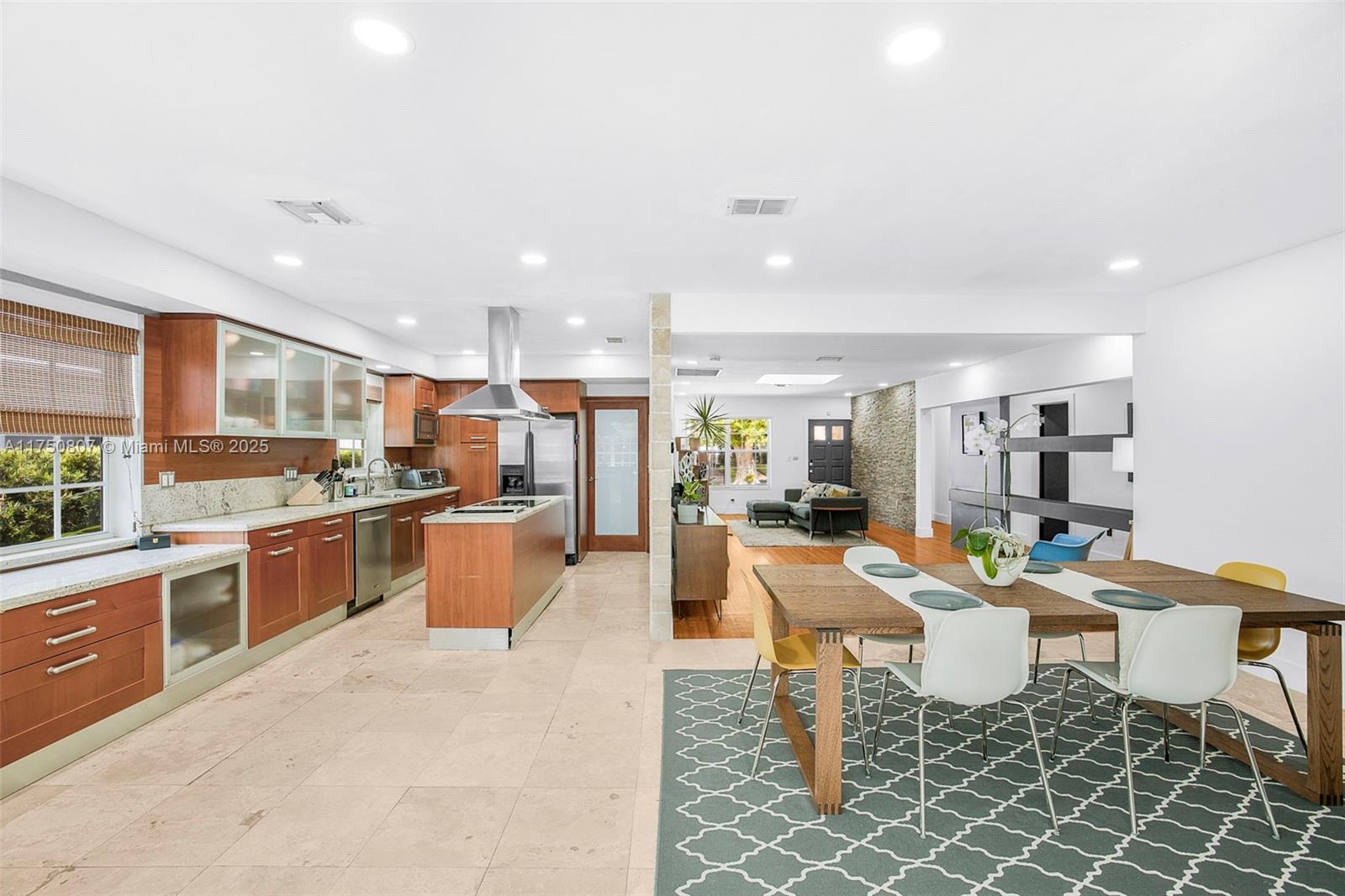 1556 Palermo Ave, Coral Gables FL 33134