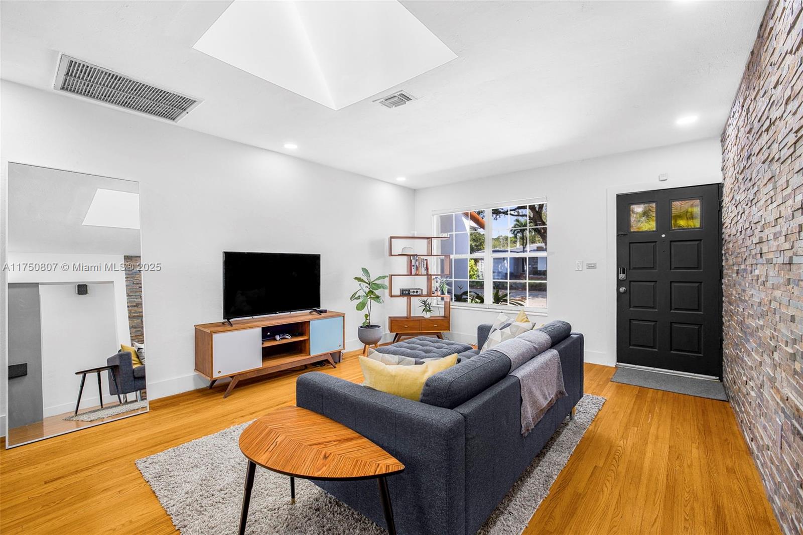 1556 Palermo Ave, Coral Gables FL 33134