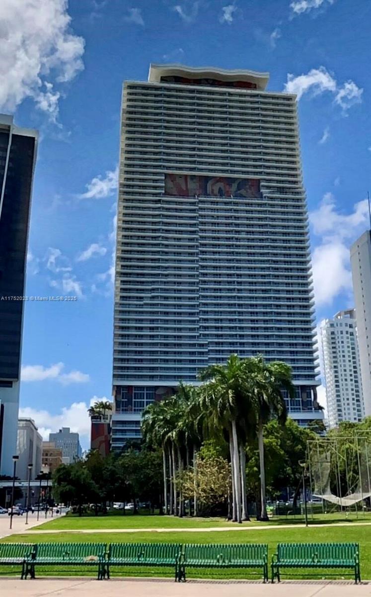 50 Biscayne Condo