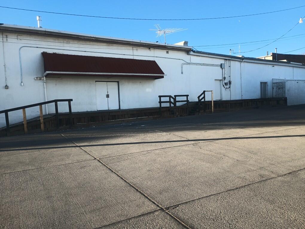 Photo 17 — 105 Manzanares Avenue