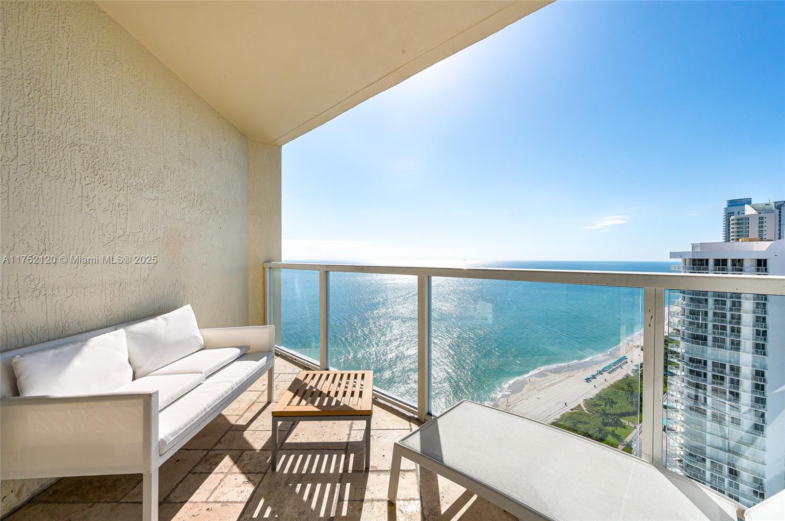 La Perla Condo