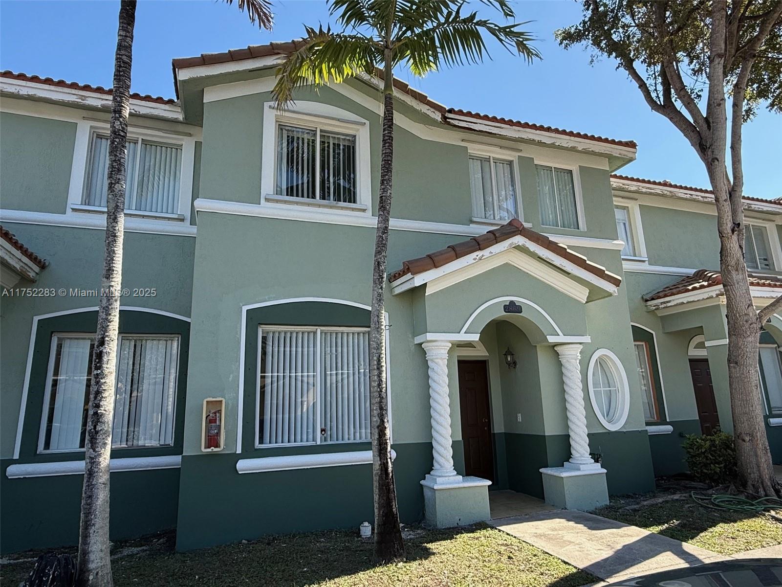 Shoma Townhomes At Keysco