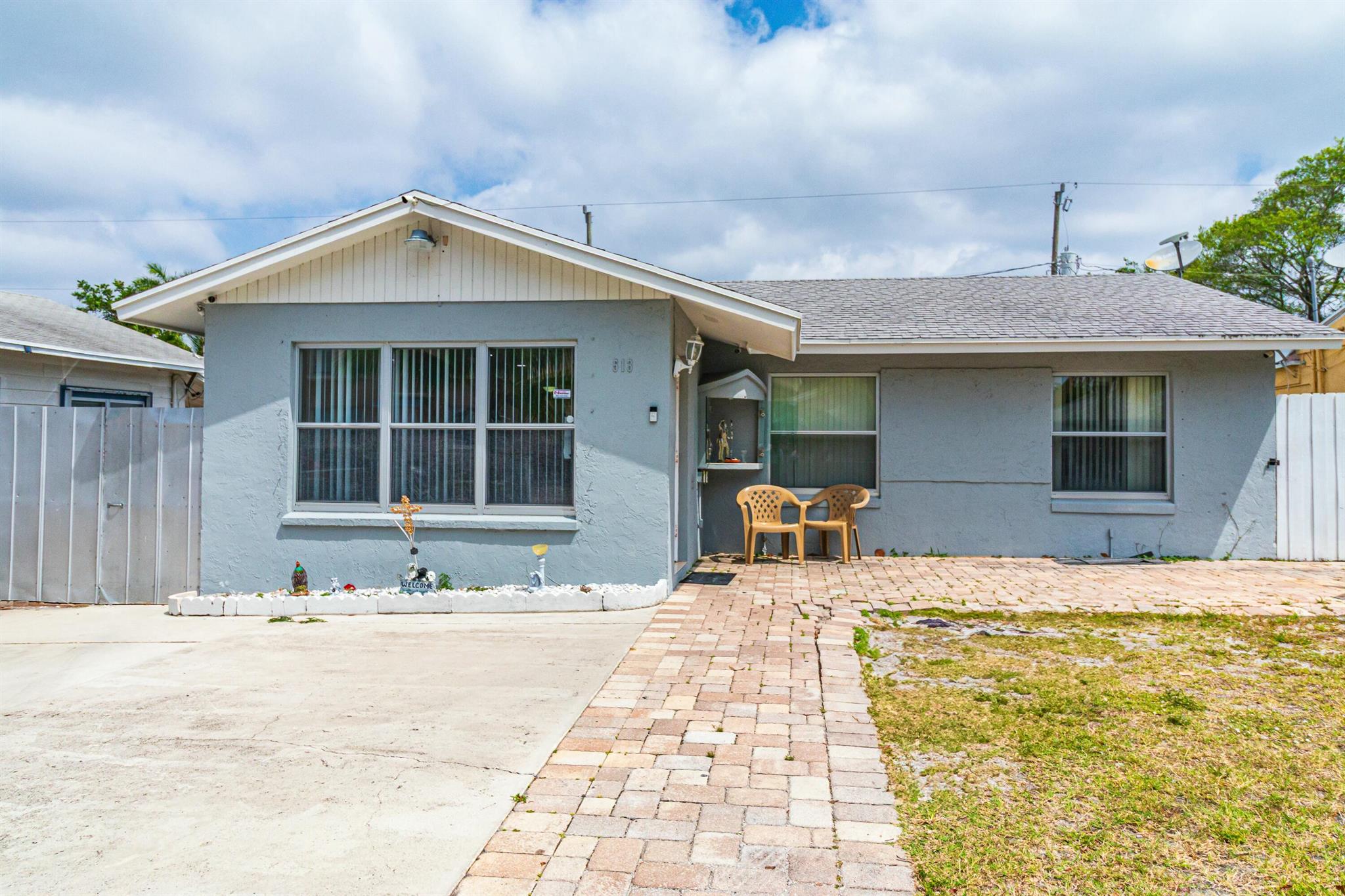 Homes for sale in West Palm Beach, FL | 513 El Vedado, West Palm Beach, FL 33405 | MLS# R11065894