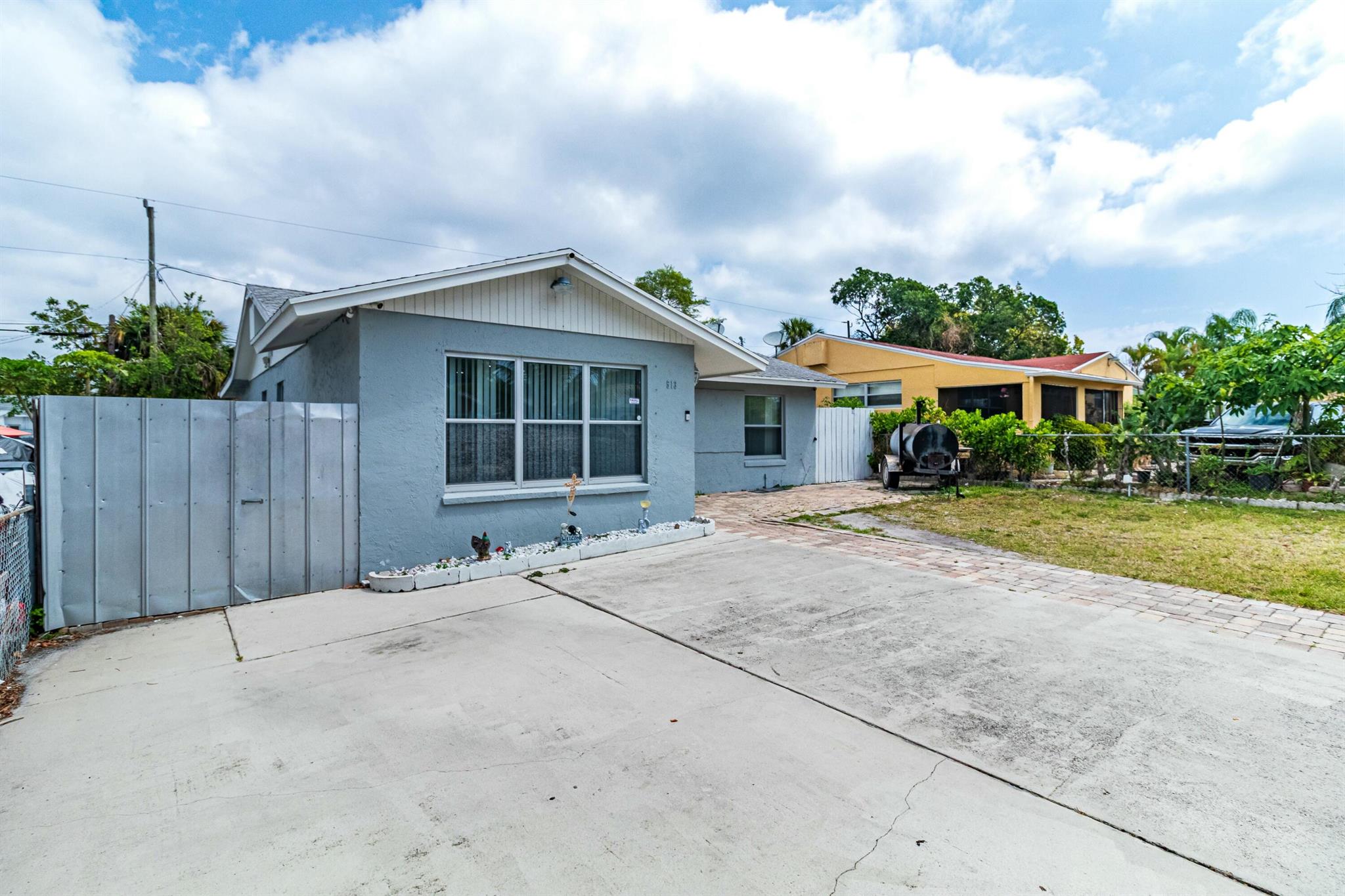 Homes for sale in West Palm Beach, FL | 513 El Vedado, West Palm Beach, FL 33405 | MLS# R11065894