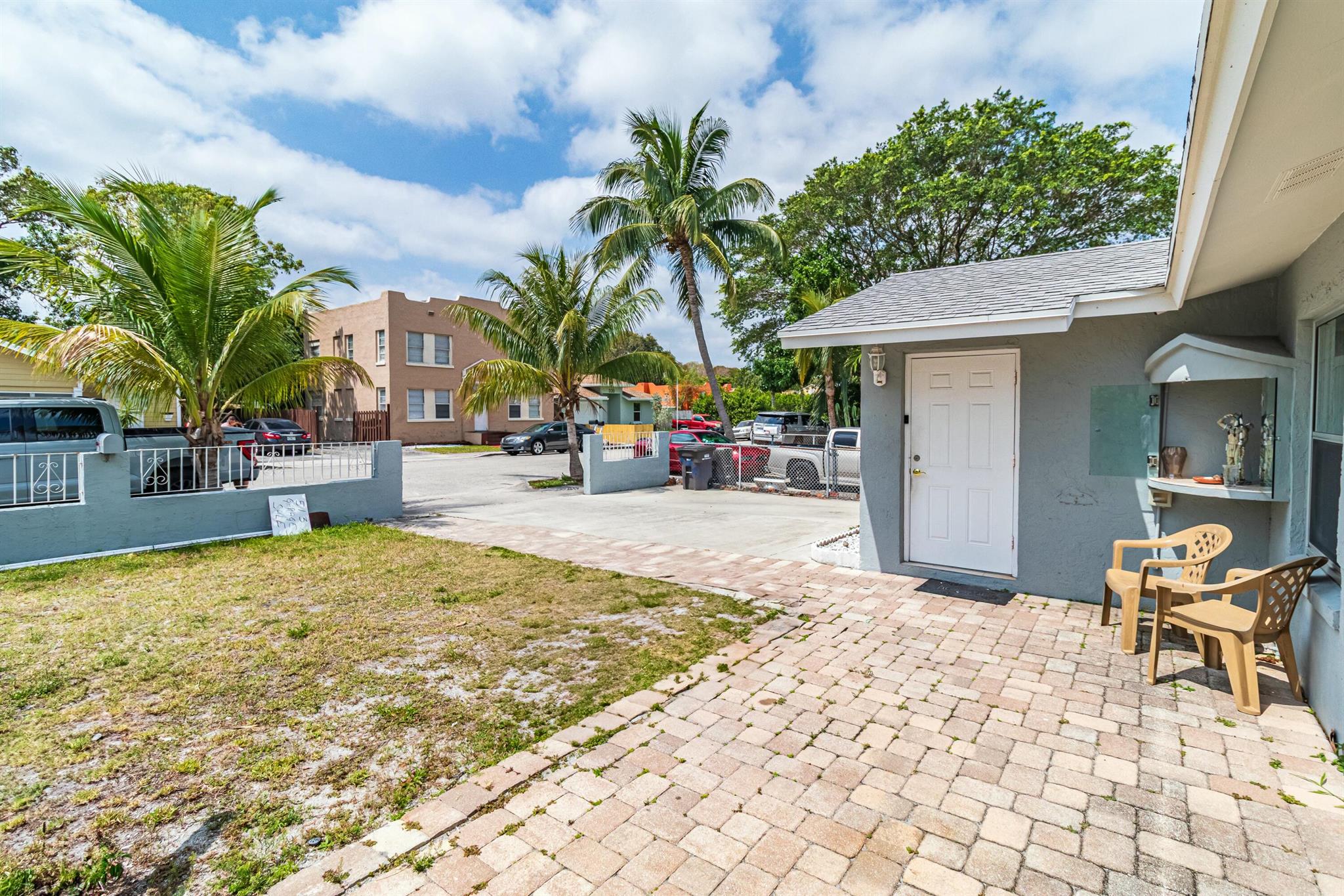 Homes for sale in West Palm Beach, FL | 513 El Vedado, West Palm Beach, FL 33405 | MLS# R11065894