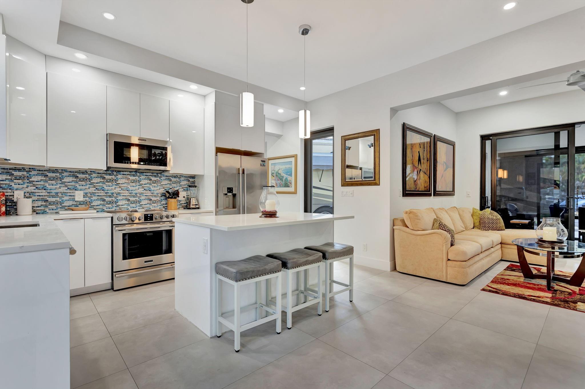 Homes for sale in Margate, FL | 93 S Cortez Dr Circle R #93, Margate, FL 33068 | MLS# F10488964