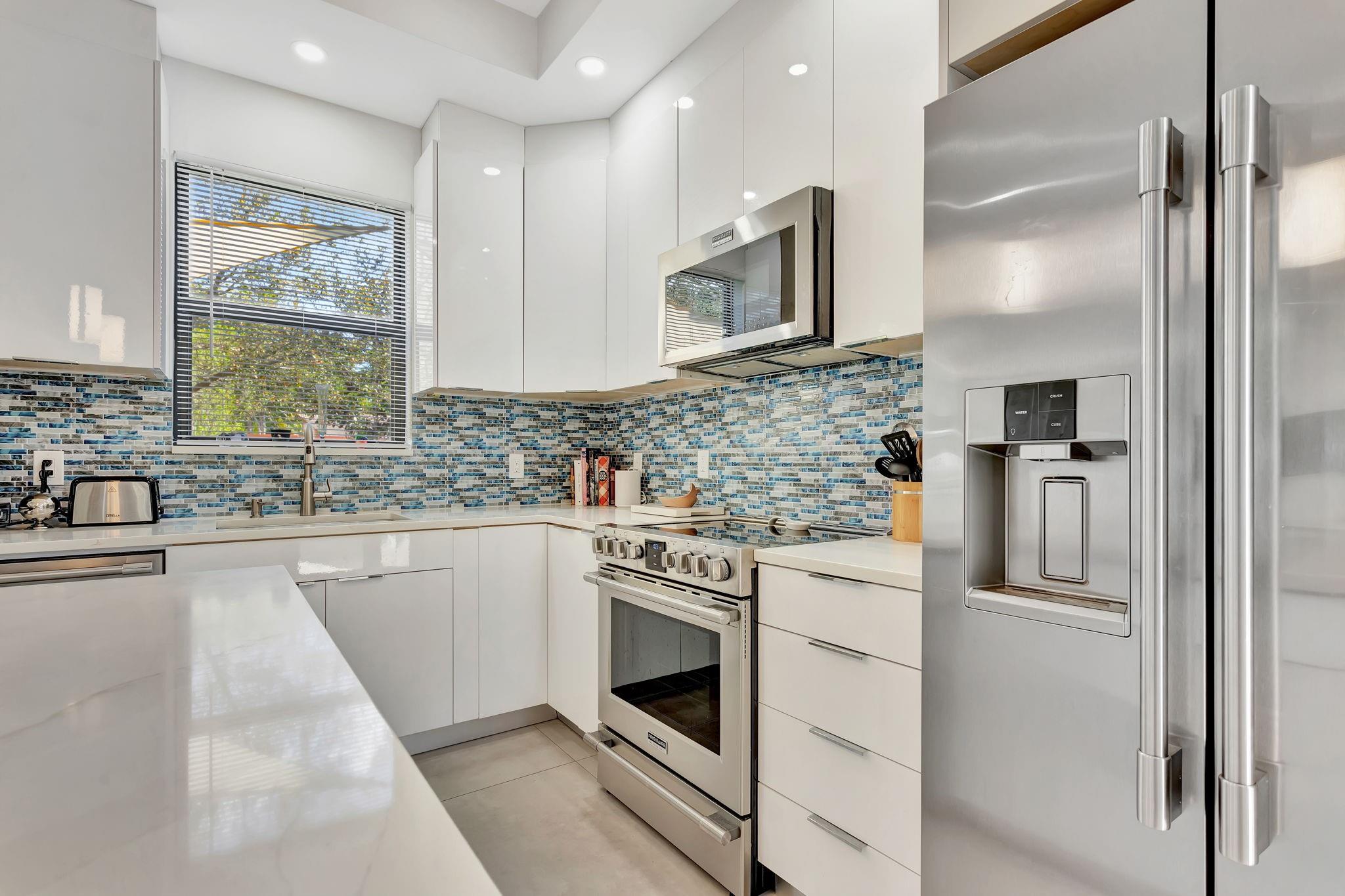 Homes for sale in Margate, FL | 93 S Cortez Dr Circle R #93, Margate, FL 33068 | MLS# F10488964