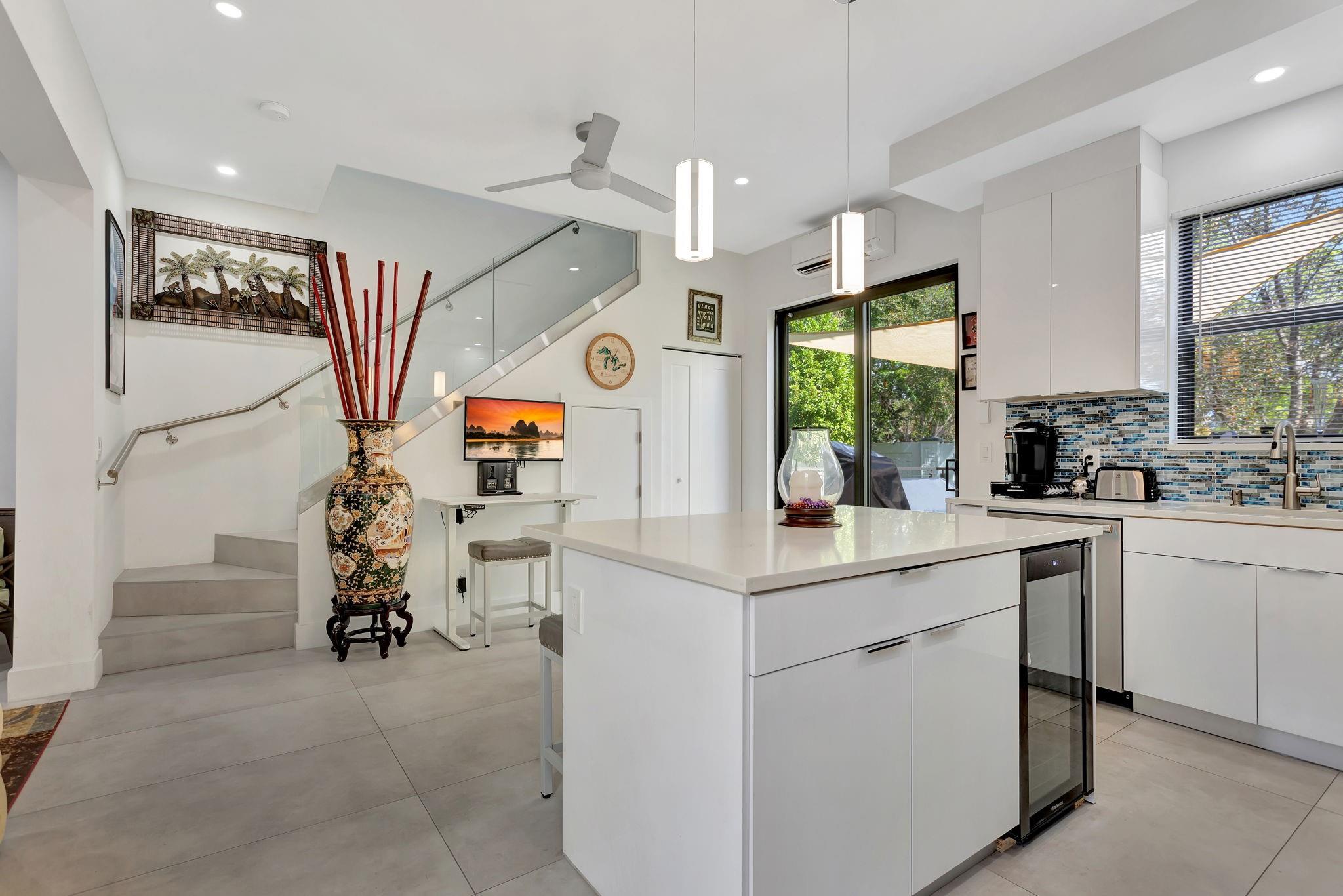 Homes for sale in Margate, FL | 93 S Cortez Dr Circle R #93, Margate, FL 33068 | MLS# F10488964