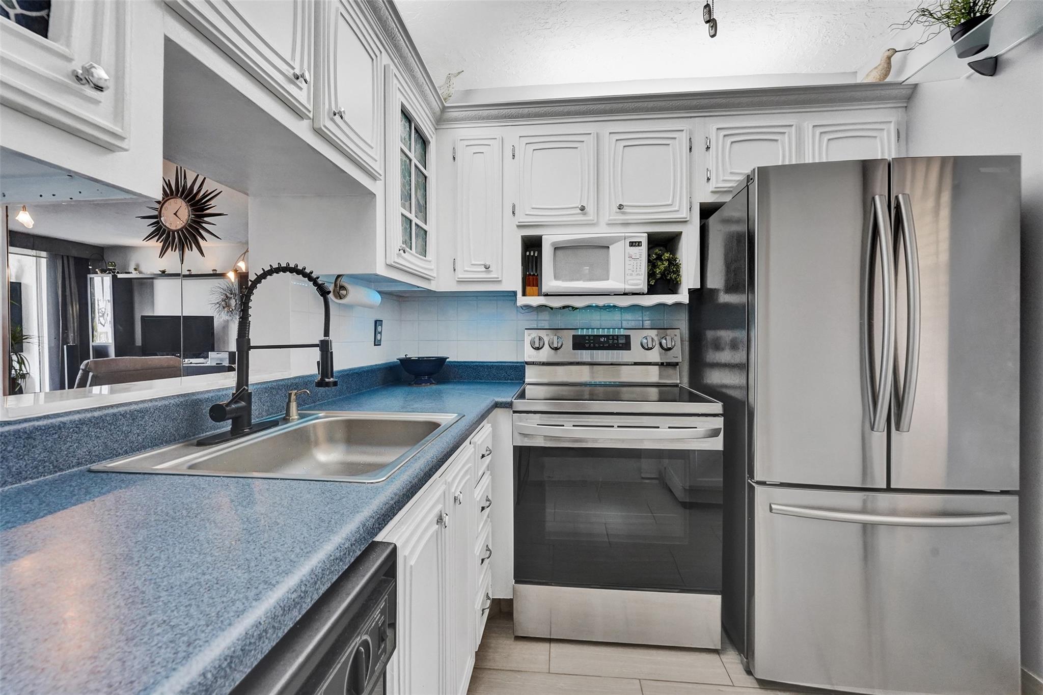 Homes for sale in Lauderdale Lakes, FL | 2831 Somerset Dr #107, Lauderdale Lakes, FL 33311 | MLS# F10489190