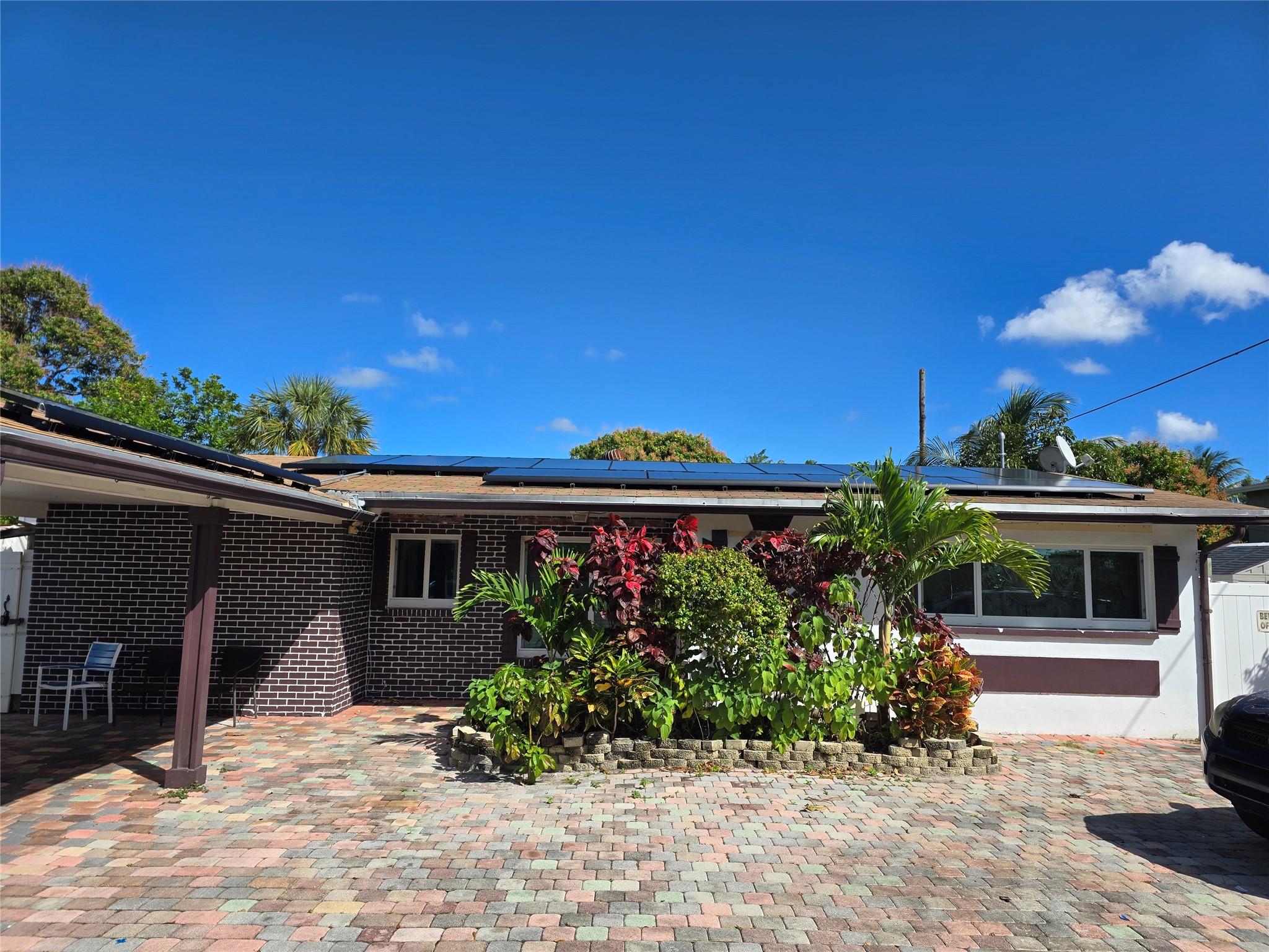 2410 Ne 1st Ter Pompano Beach FL 33064 | F10488983