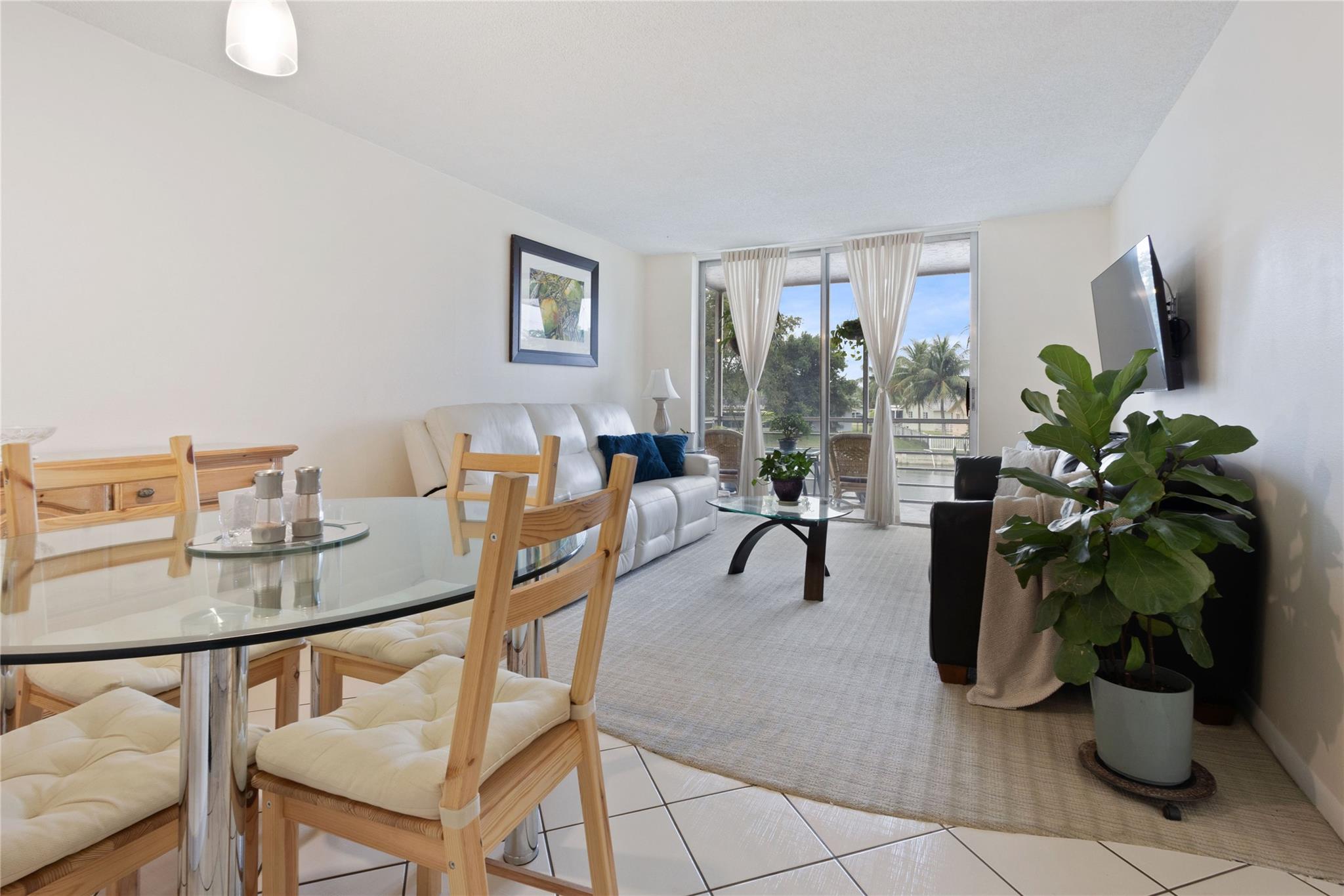 Homes for sale in Tamarac, FL | 9400 Lime Bay Blvd #214, Tamarac, FL 33321 | MLS# F10489397