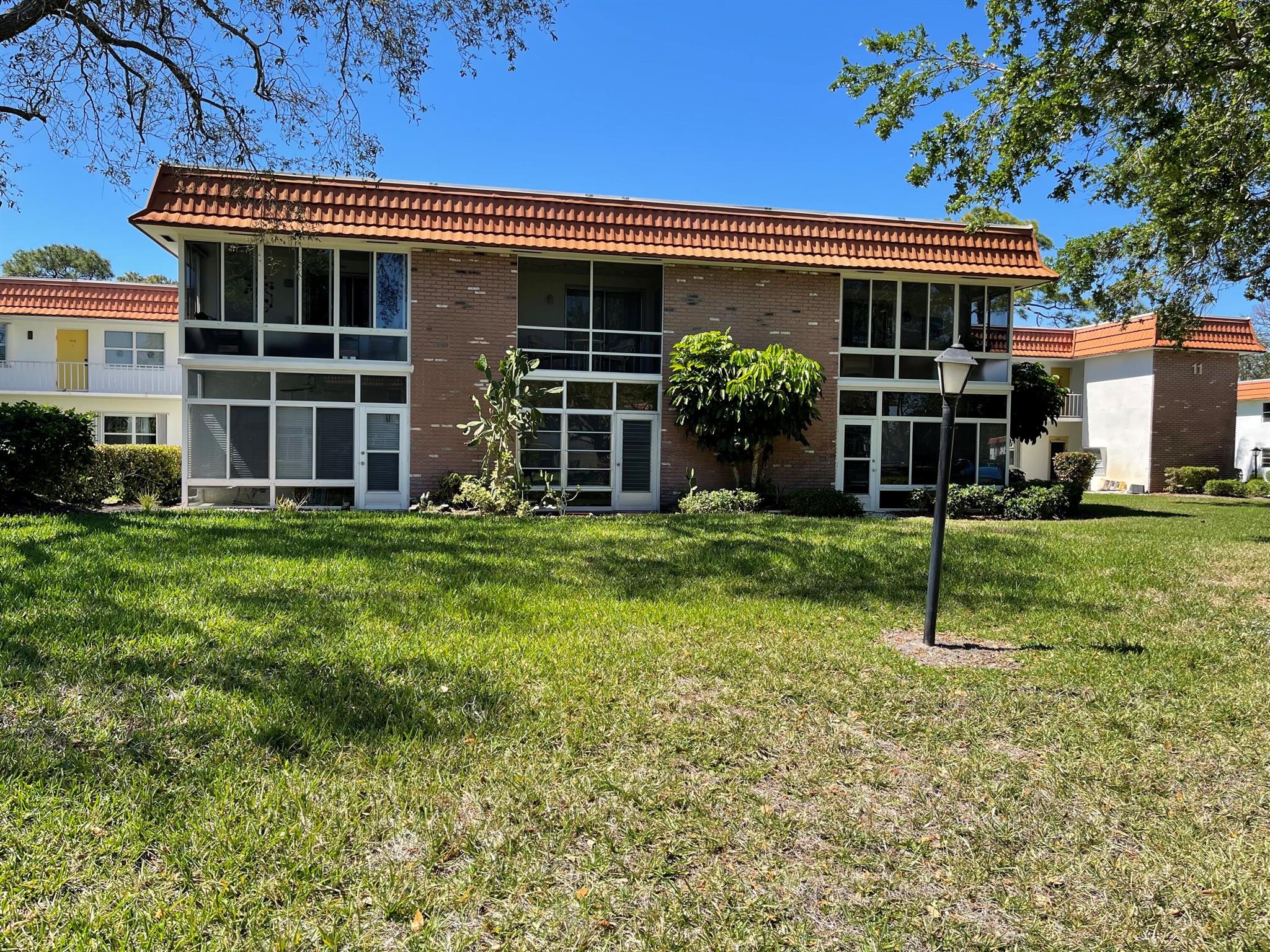 Vista Del Lago Condo