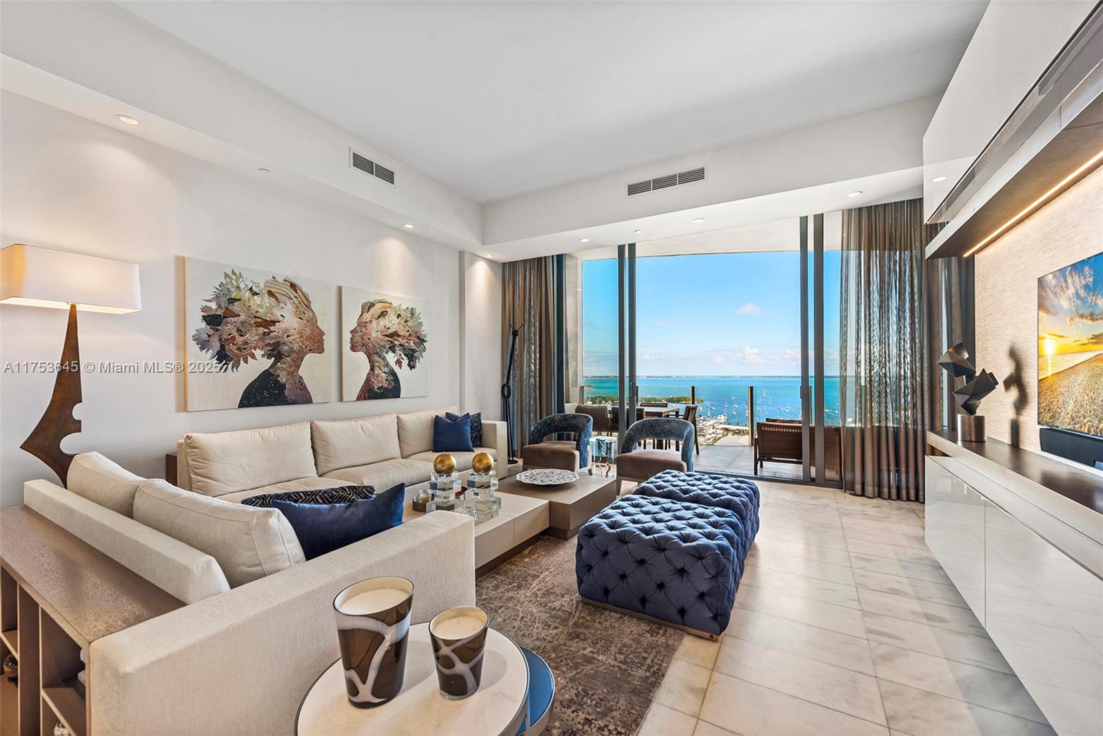 Apartamento à Venda em Miami, FL