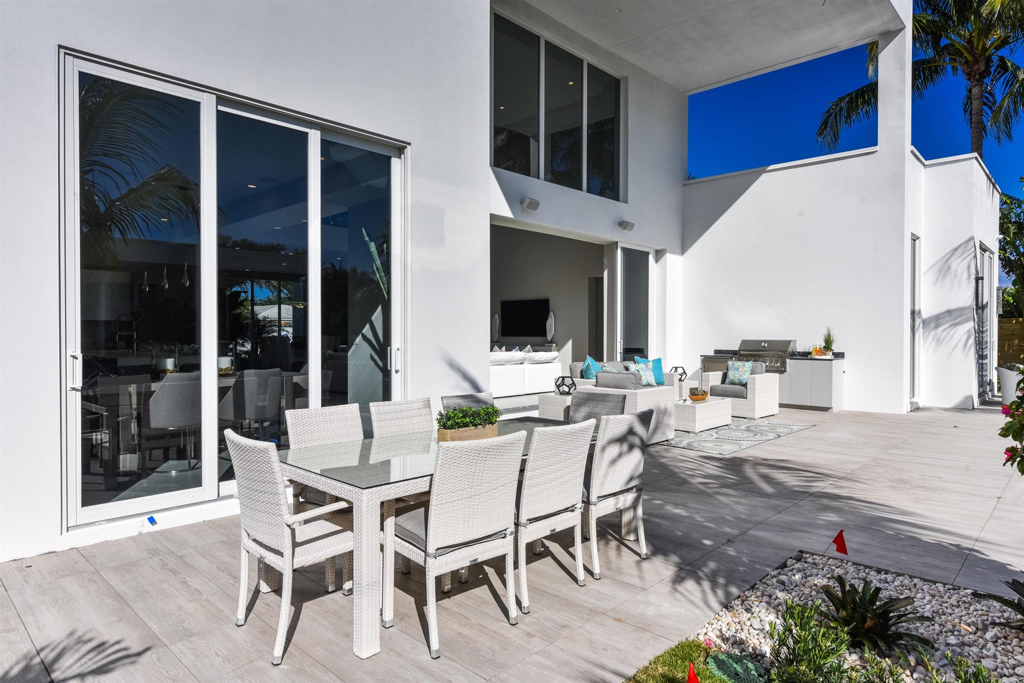 Homes for sale in Fort Lauderdale, FL | 2627 Ne 14Th Street, Fort Lauderdale, FL 33304 | MLS# R11066915