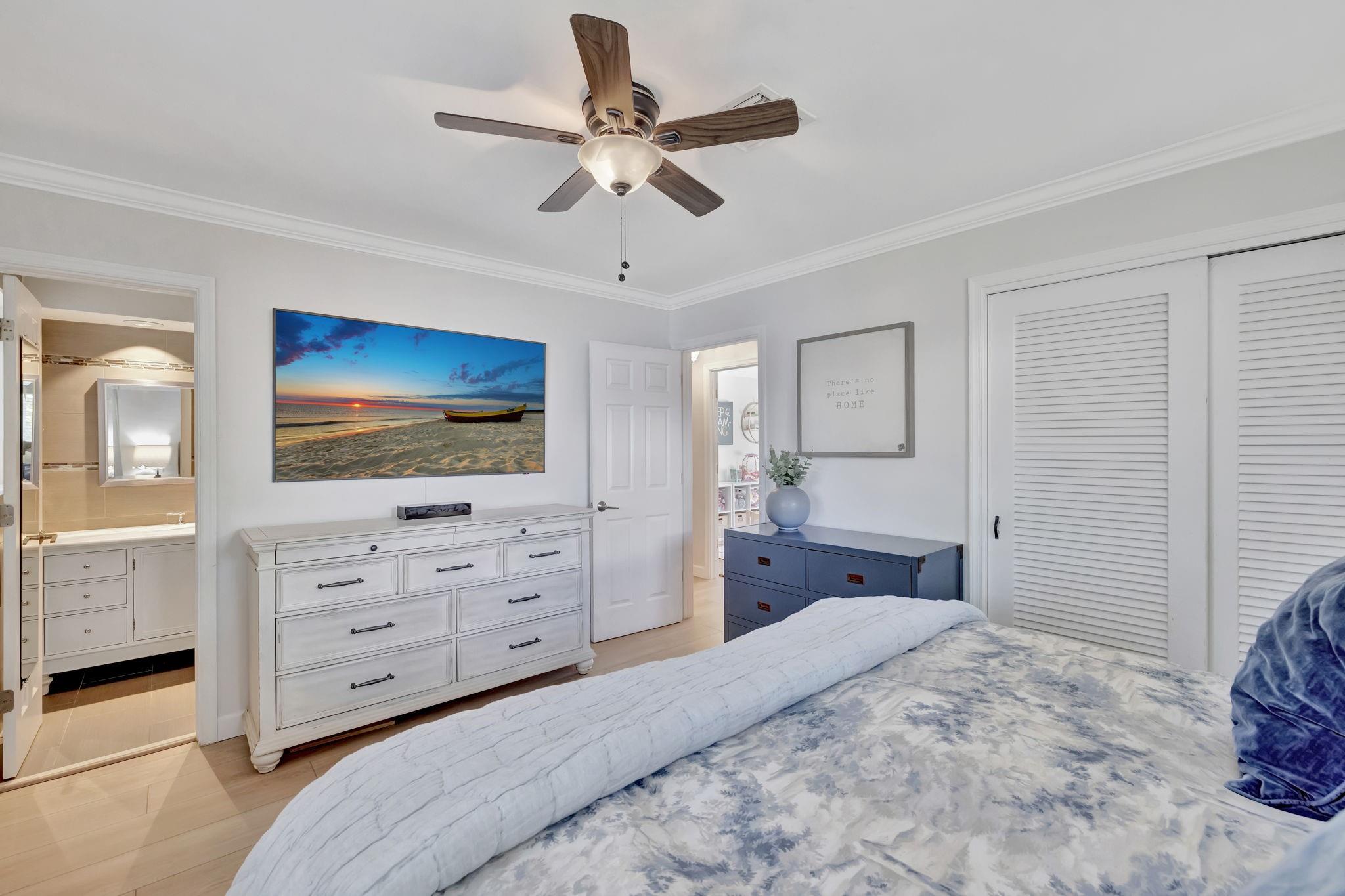 Primary Bedroom with en-suite bathroom