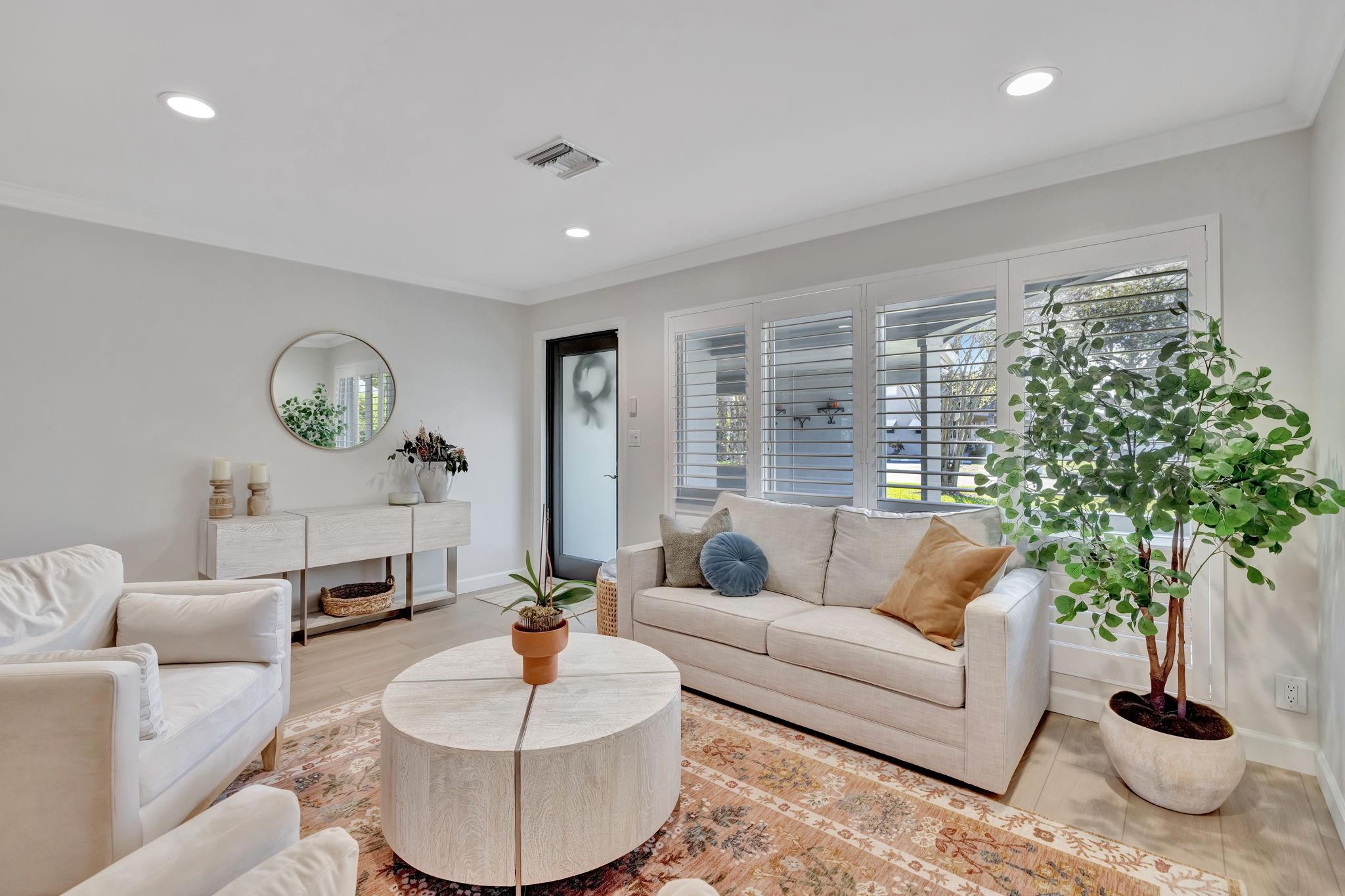 You’ll instantly be greeted by an abundance of natural light from the high impact windows which is enhanced by the luxury laminate flooring throughout.