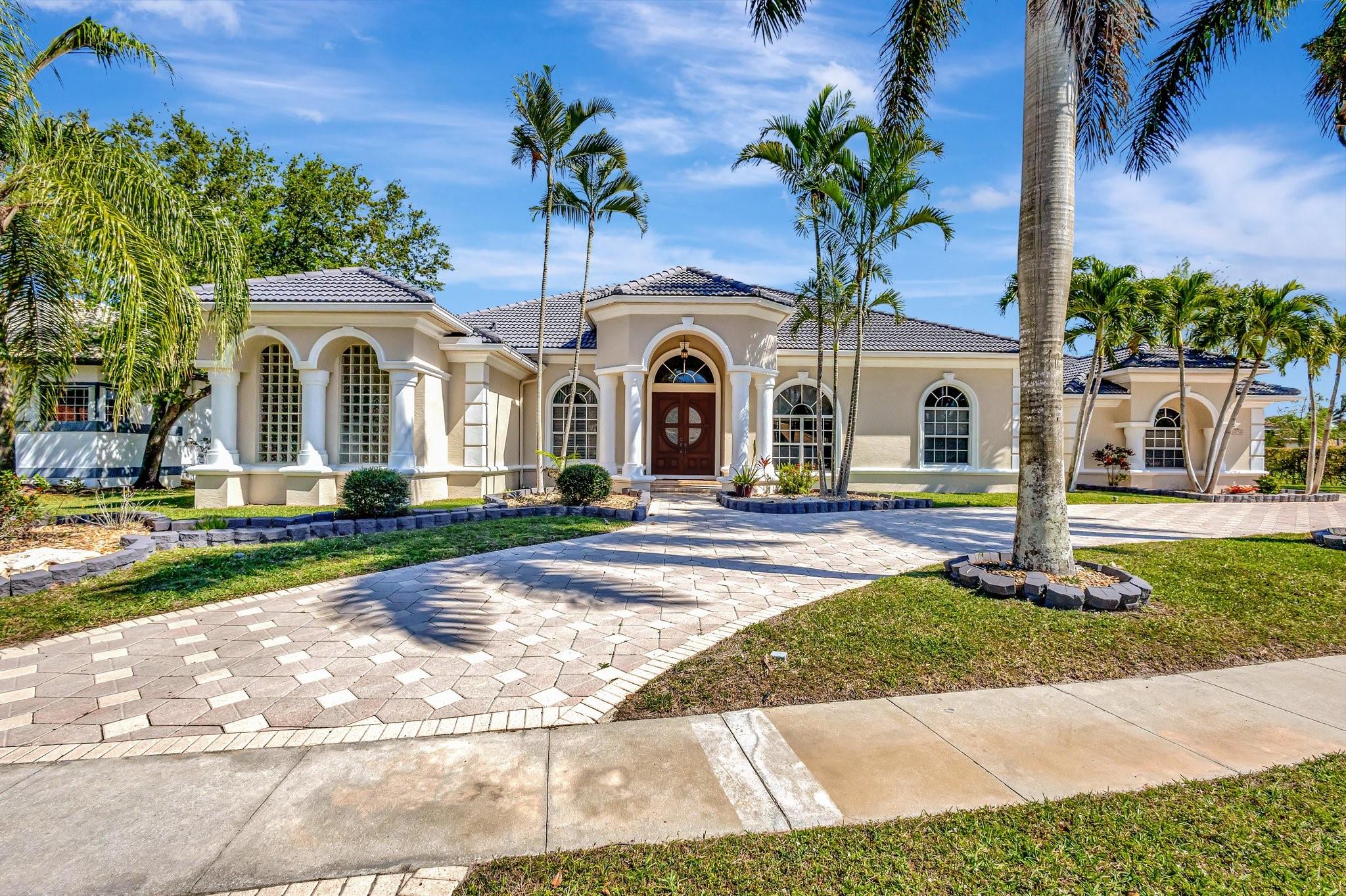 2296 Greenview Cove Dr Wellington FL 33414 | F10489476